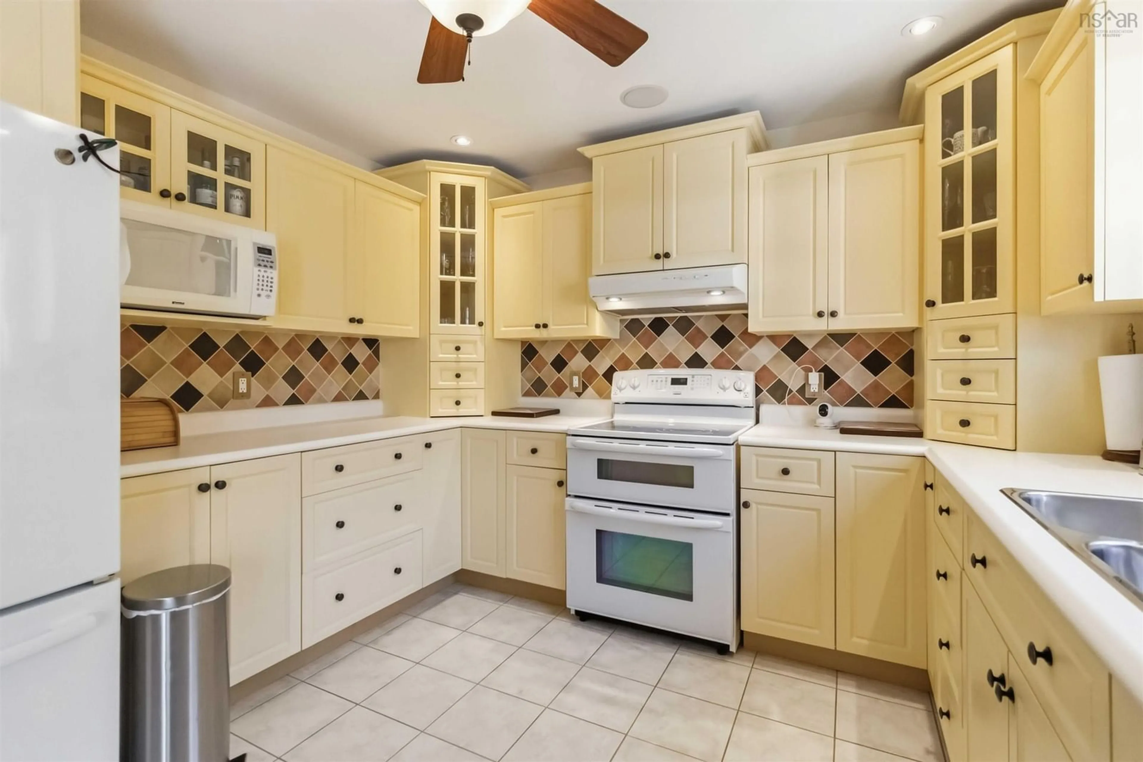 Standard kitchen, ceramic/tile floor for 1270 Elise Victoria Dr, Windsor Junction Nova Scotia B2T 1Y1