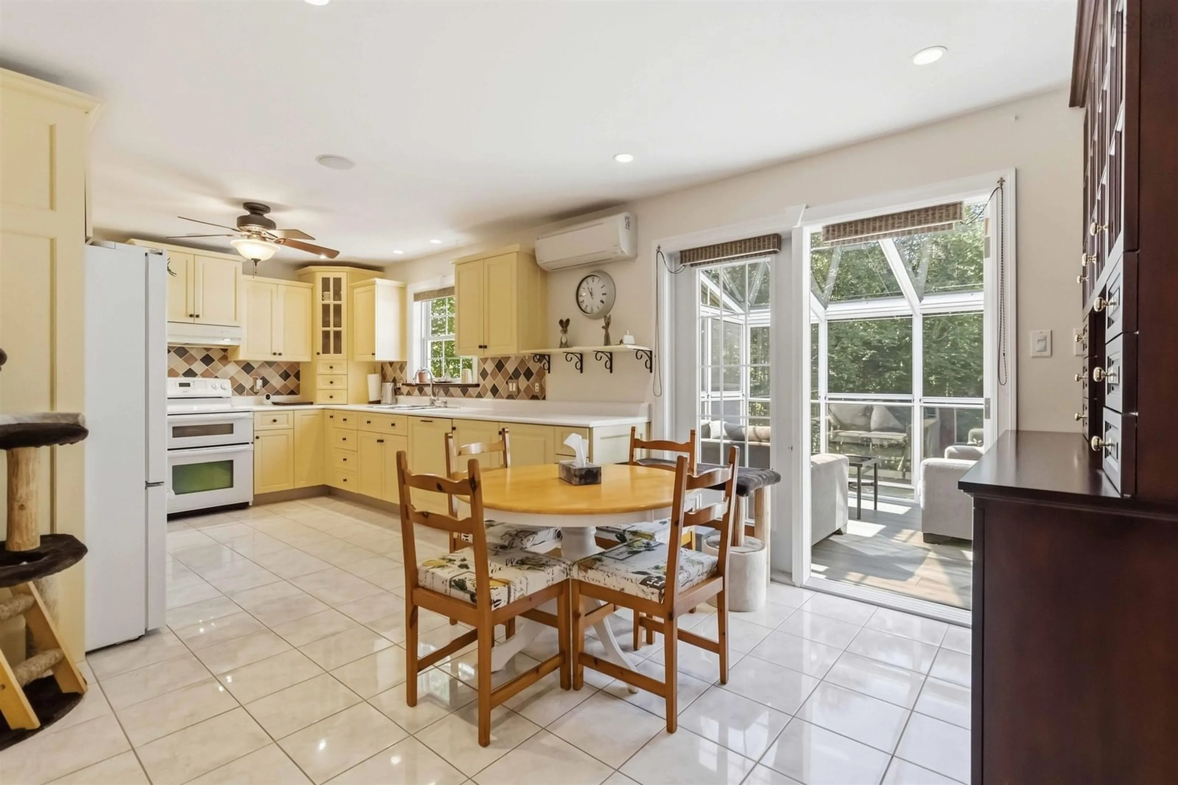 Open concept kitchen, ceramic/tile floor for 1270 Elise Victoria Dr, Windsor Junction Nova Scotia B2T 1Y1