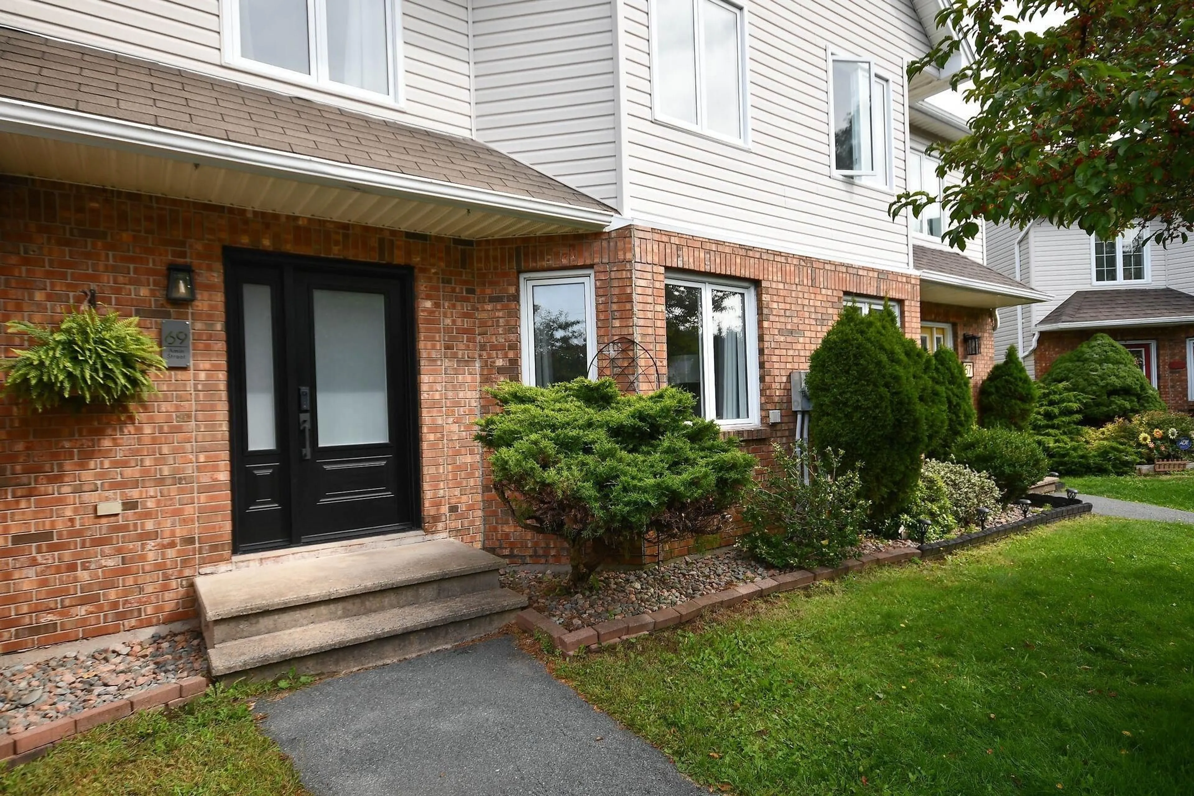 Unknown for 69 Amin St, Bedford Nova Scotia B4A 4B8