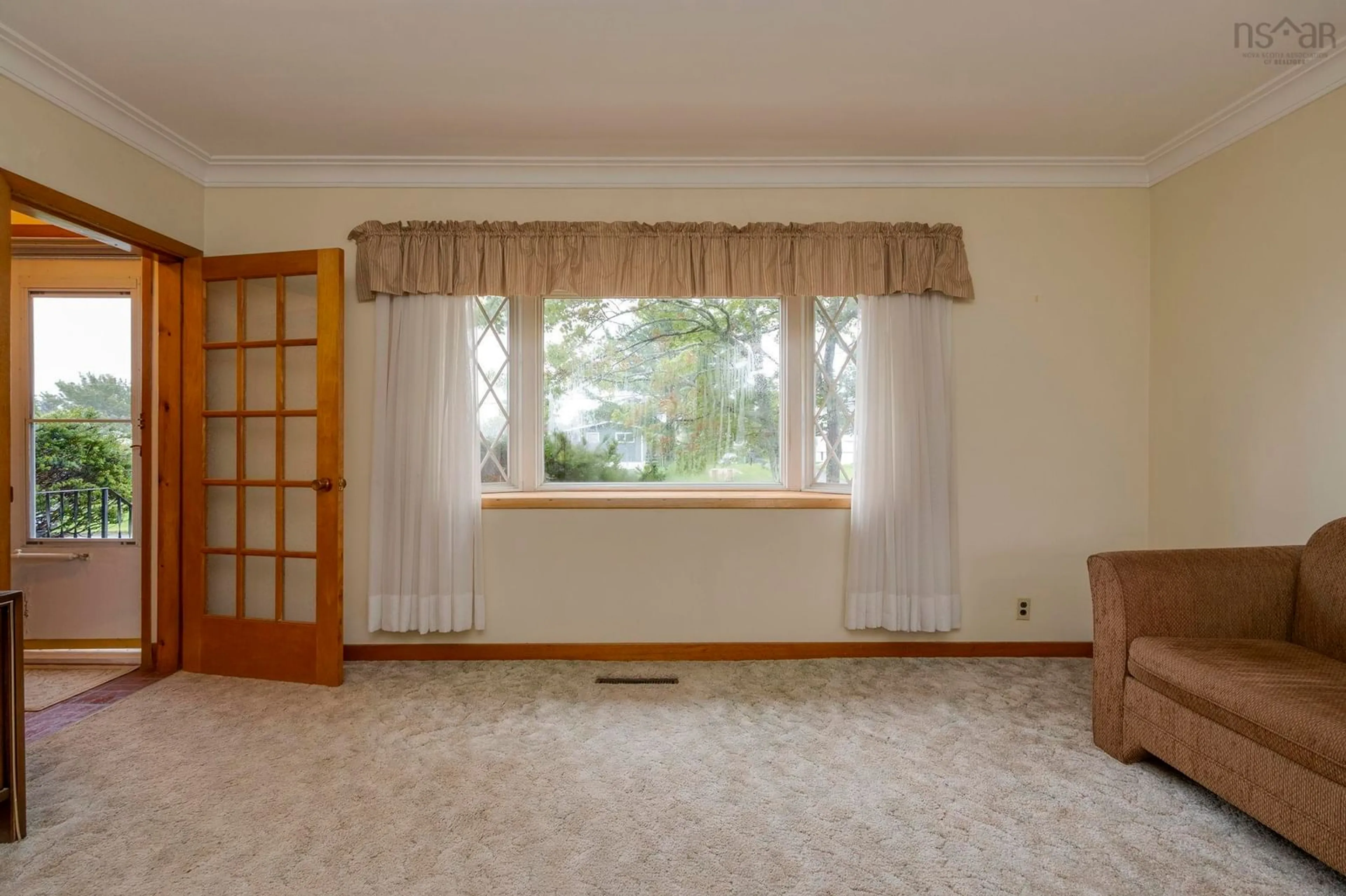 A pic of a room for 46 Nova Terr, Dartmouth Nova Scotia B2V 1A9