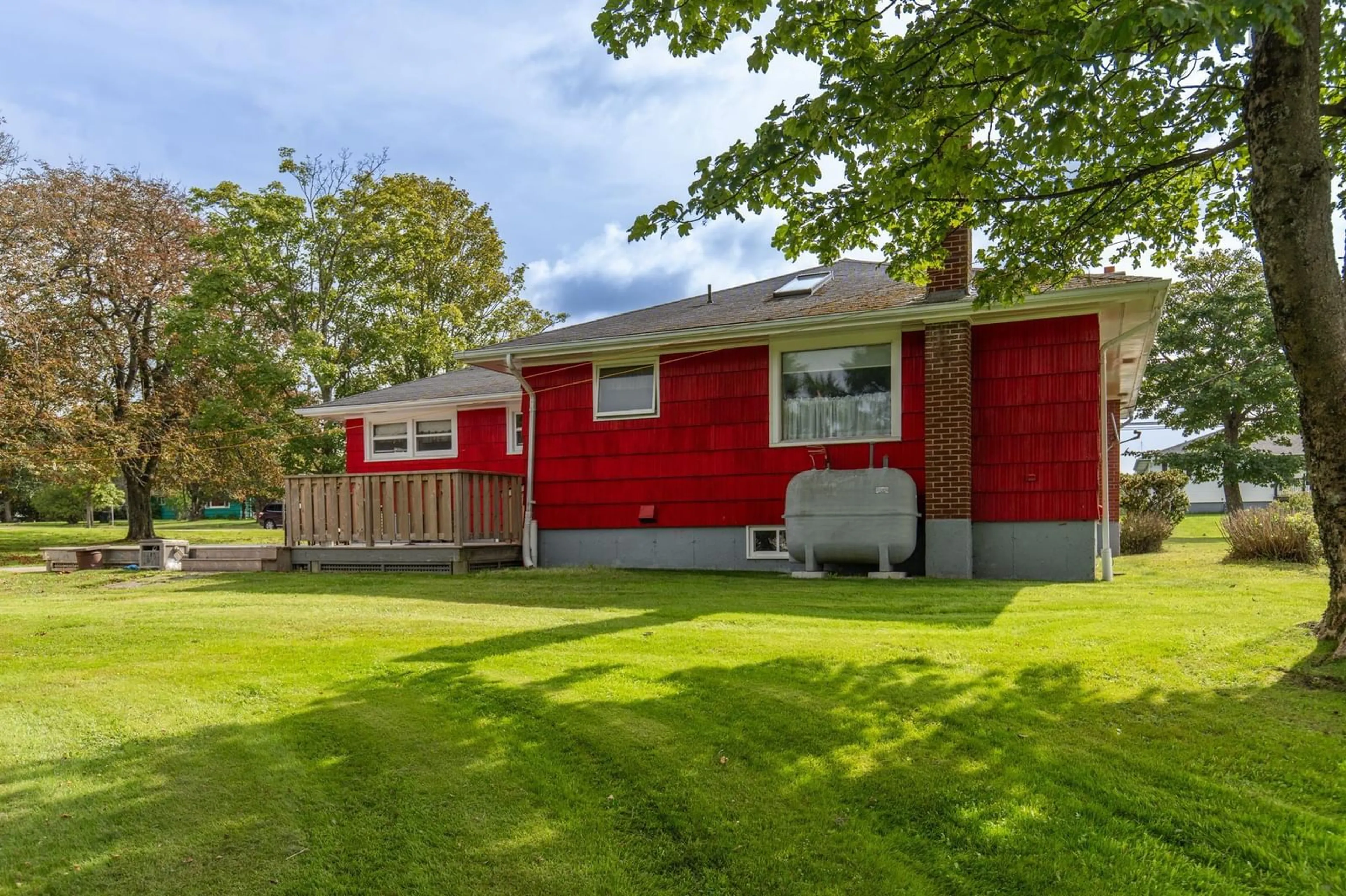 Home with vinyl exterior material, street for 306 Pleasant St, Yarmouth Nova Scotia B5A 2K8