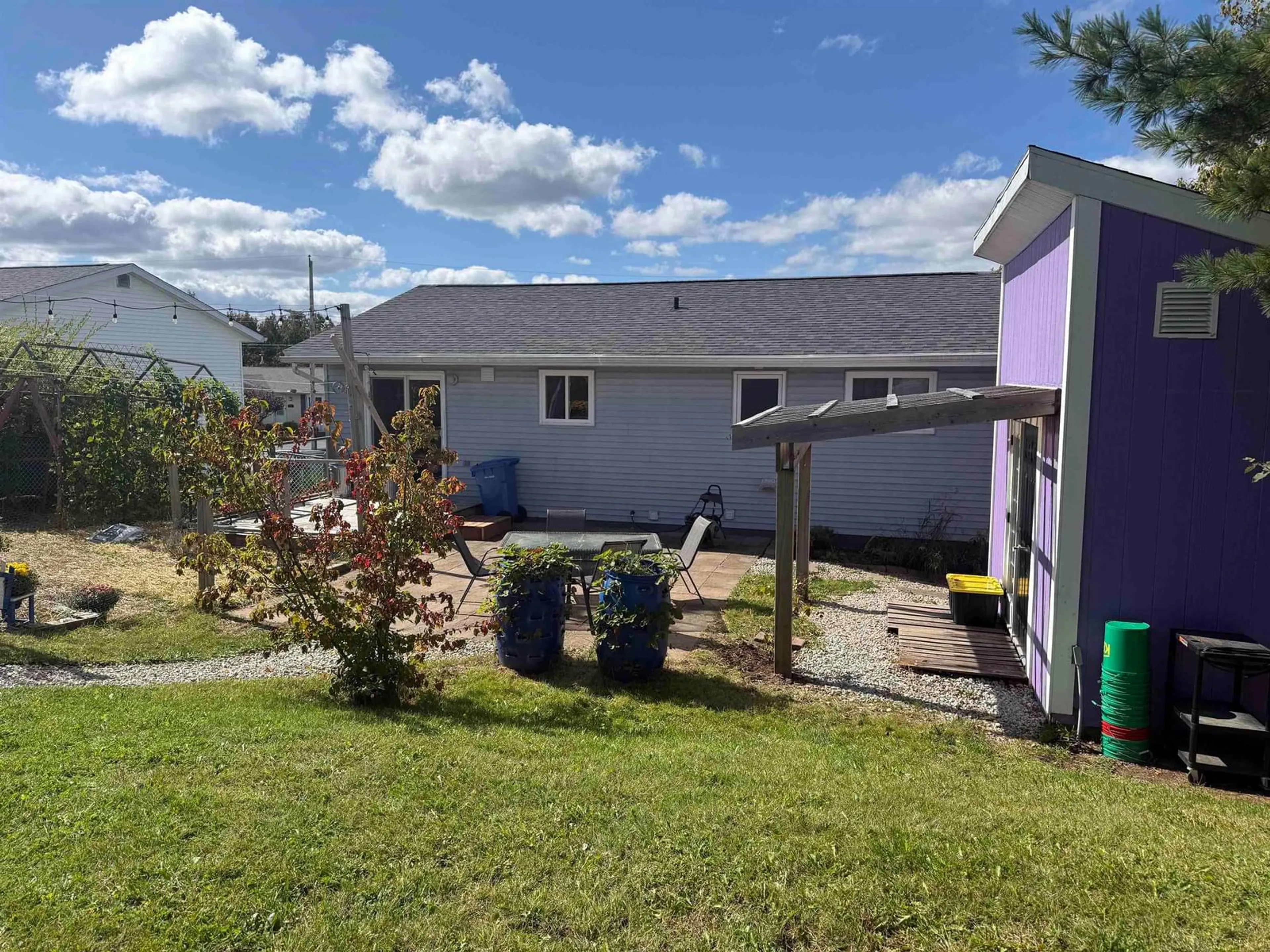 A pic from outside/outdoor area/front of a property/back of a property/a pic from drone, mountain view for 131 Churchill Downs Cir, Lower Sackville Nova Scotia B4E 2J5