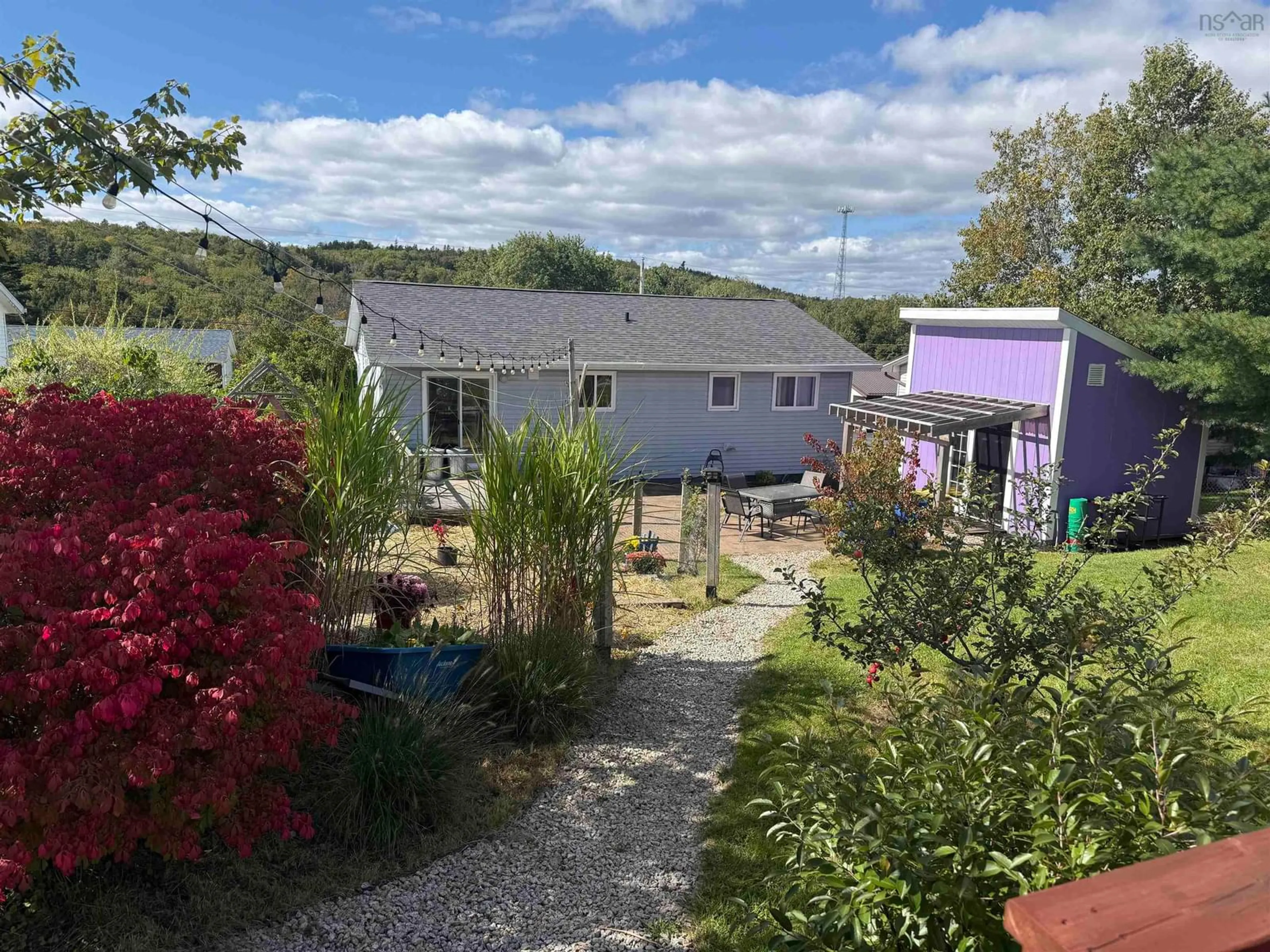 A pic from outside/outdoor area/front of a property/back of a property/a pic from drone, unknown for 131 Churchill Downs Cir, Lower Sackville Nova Scotia B4E 2J5