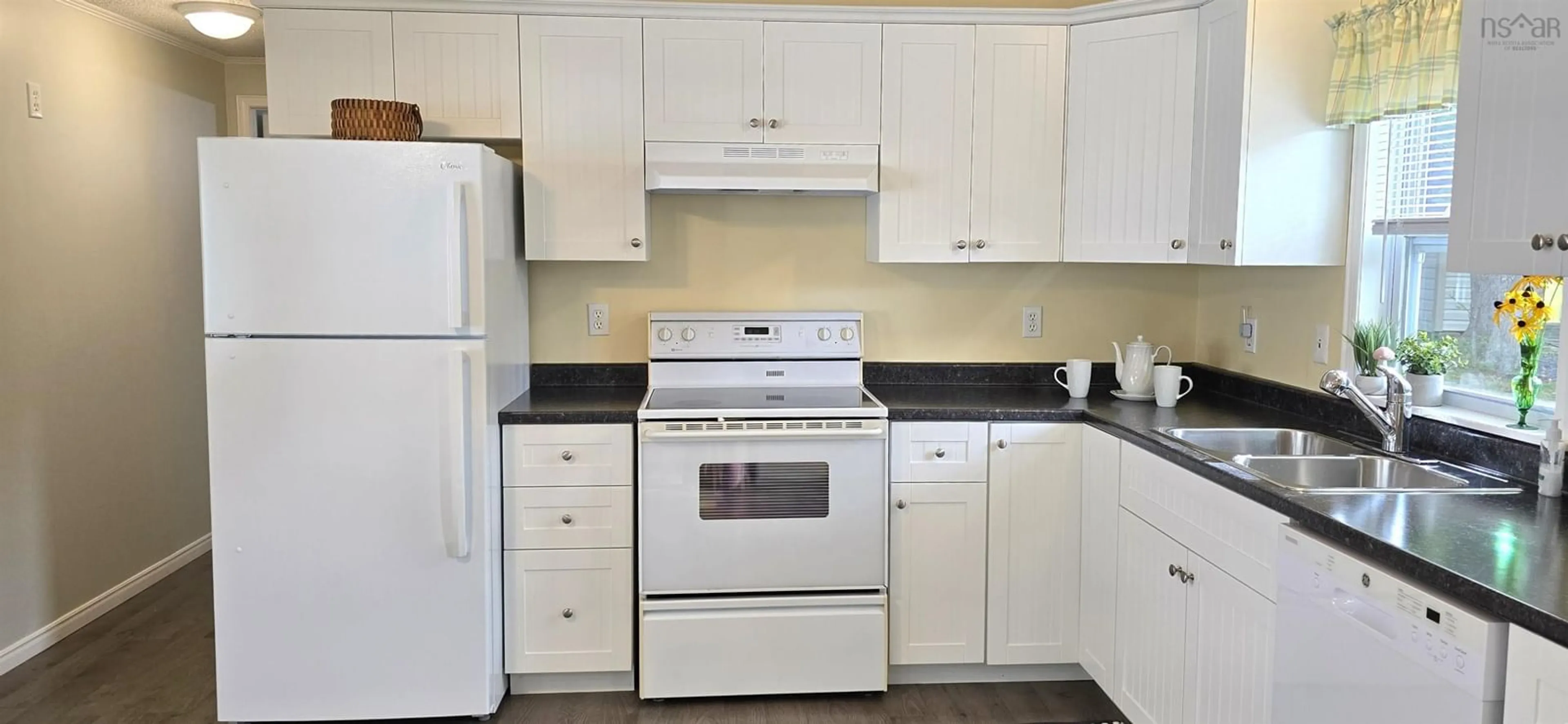Standard kitchen, unknown for 33 Spring Cres, Bridgewater Nova Scotia B4V 3G3