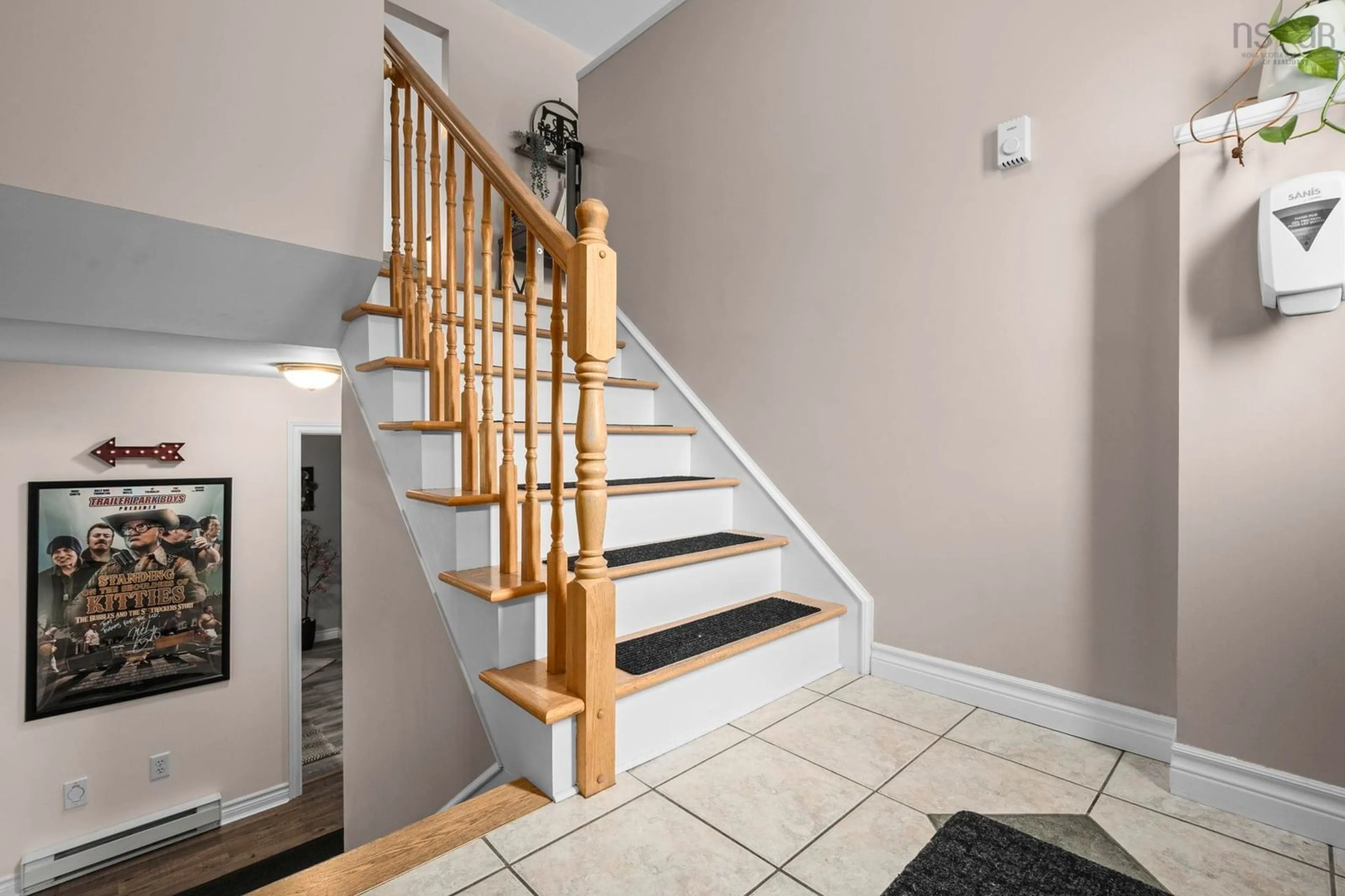 Stairs for 123 Lancaster Drive, Dartmouth Nova Scotia B3A 4Y1