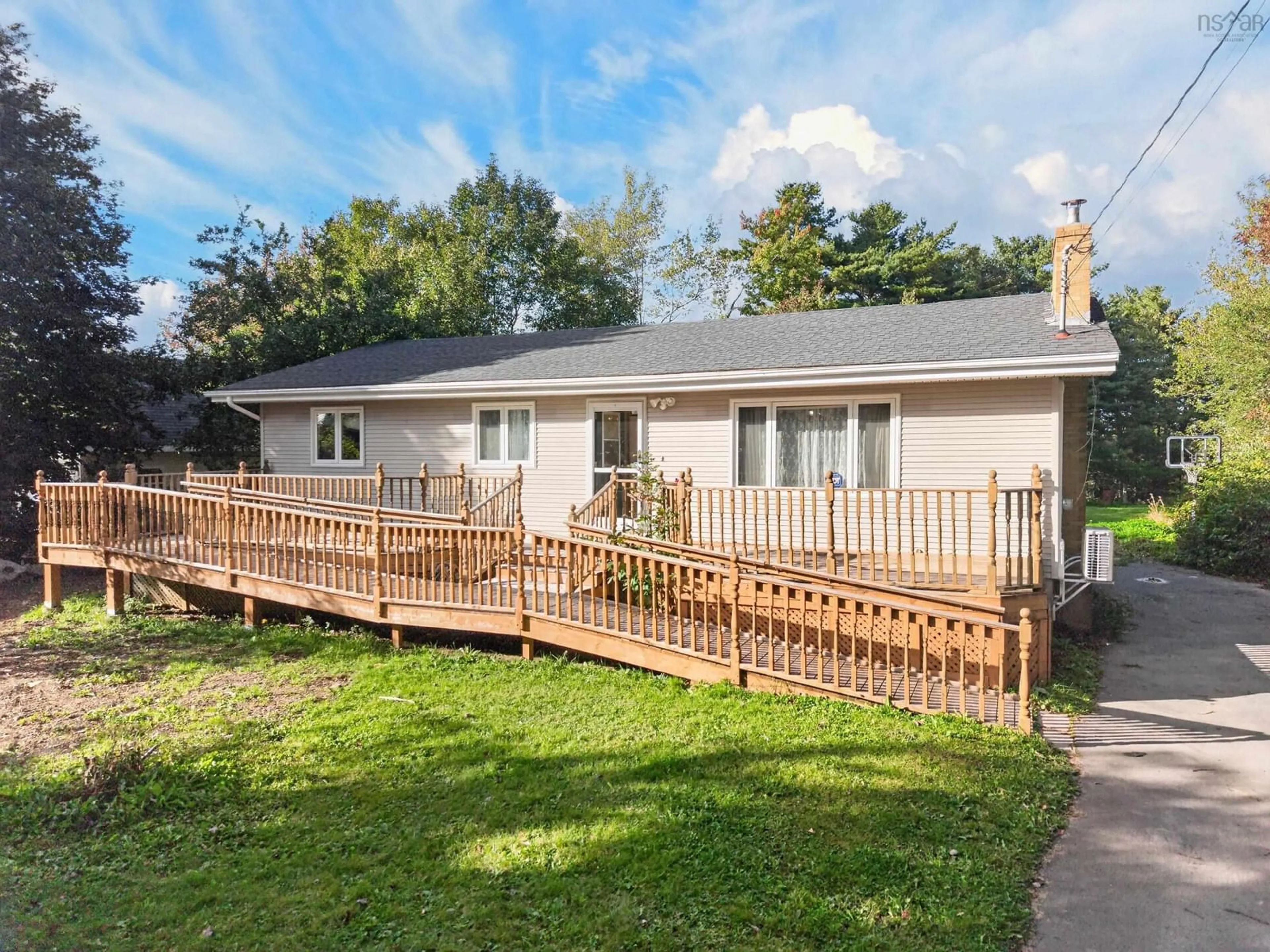 Unknown for 2587 Sackville Dr, Upper Sackville Nova Scotia B4E 3C3