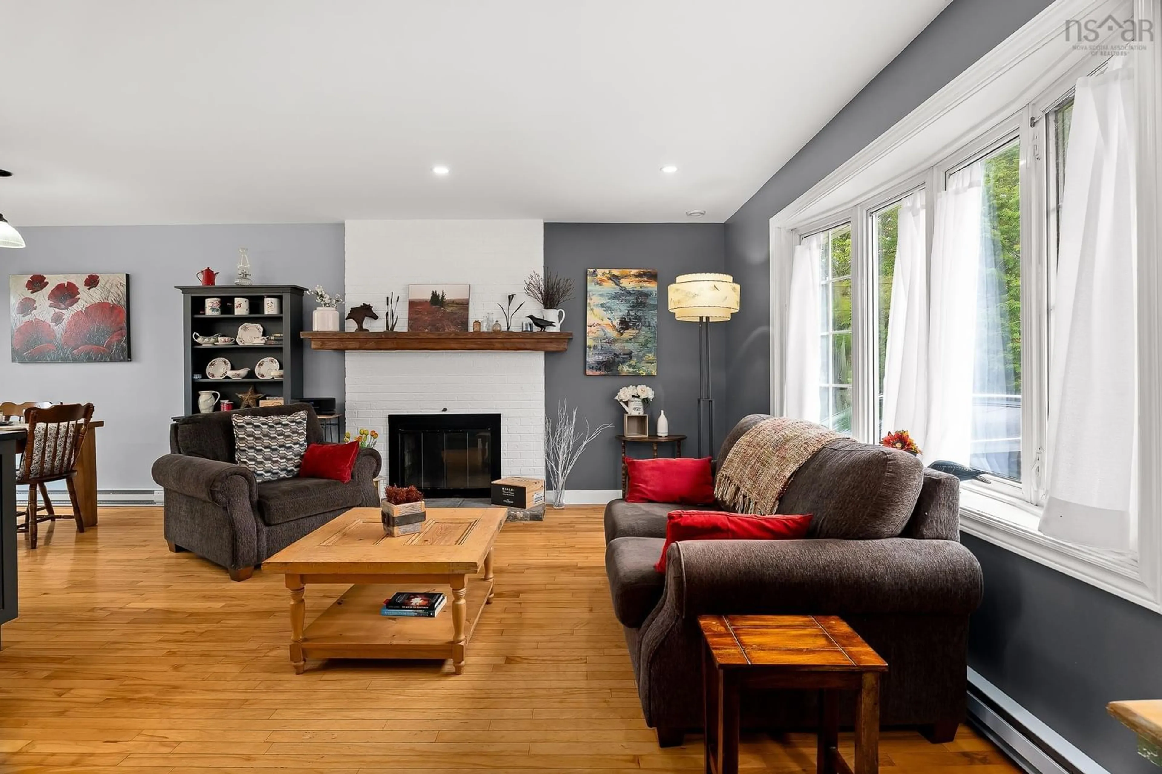 Living room with furniture, wood/laminate floor for 50 Lethbridge Ave, Dartmouth Nova Scotia B2X 2W3