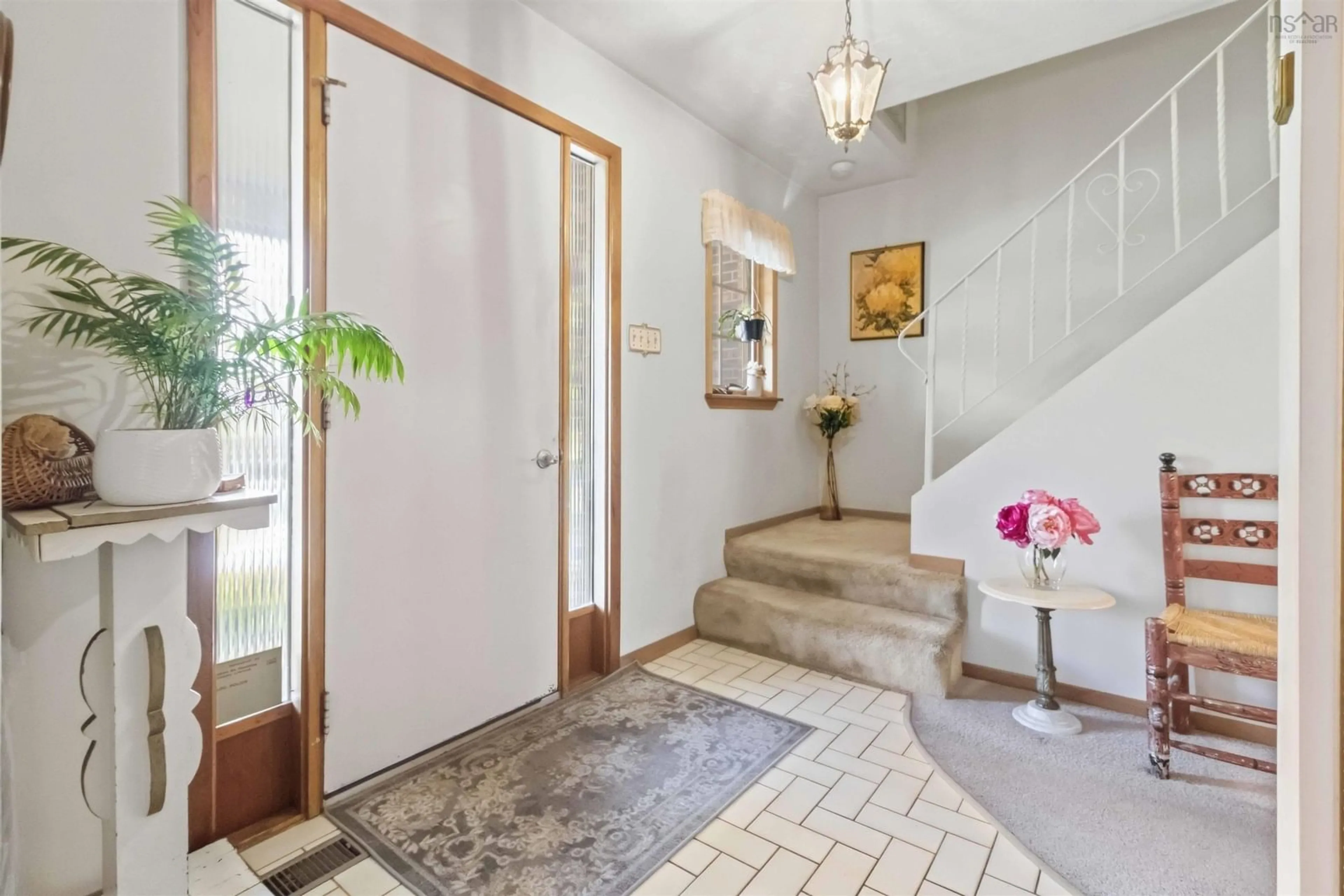 Indoor entryway for 113 Avondale Rd, Cole Harbour Nova Scotia B2V 1H3