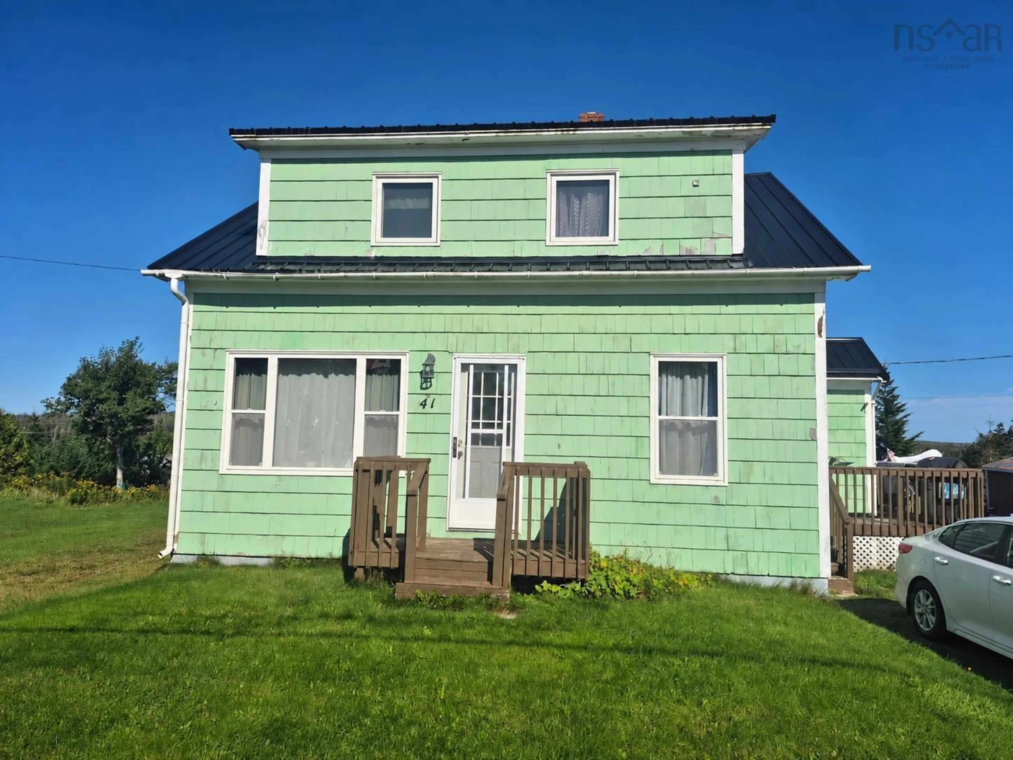 Home with vinyl exterior material, building for 41 Port Bickerton Village Rd, Port Bickerton Nova Scotia B0J 1A0