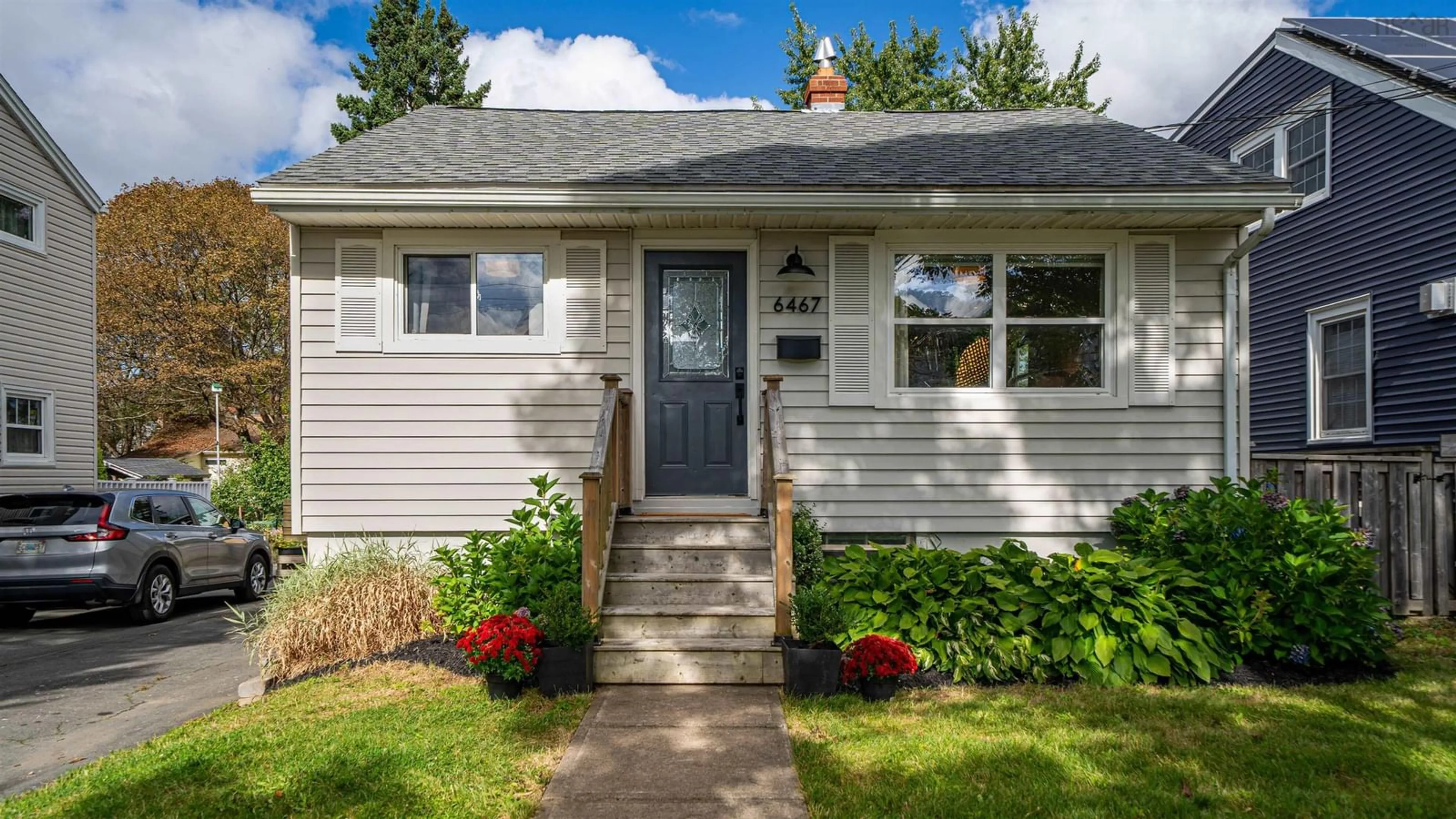 Home with vinyl exterior material, street for 6467 Almon St, Halifax Nova Scotia B3L 1V6