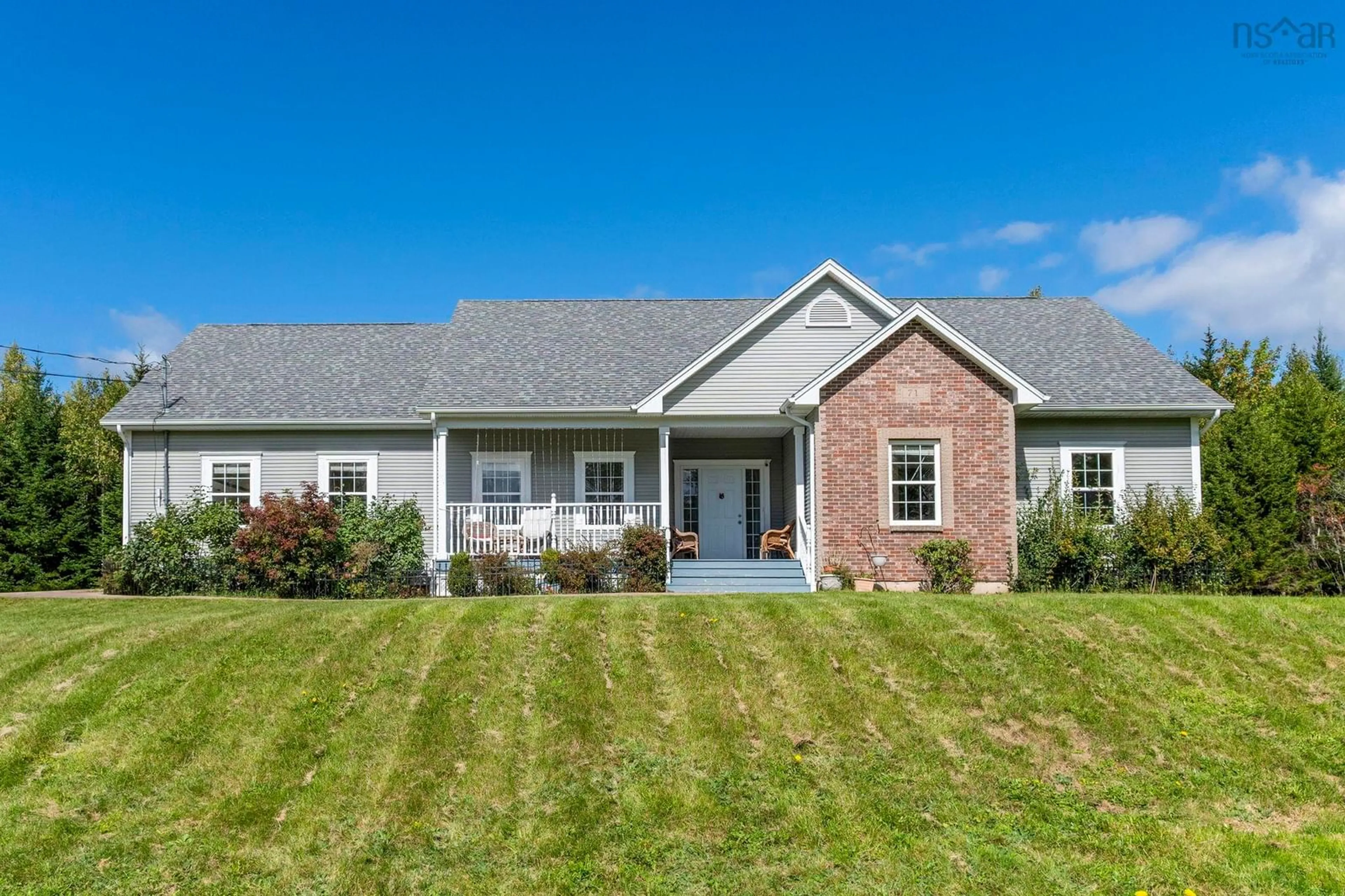 Home with brick exterior material, unknown for 71 Valerie Crt, Windsor Junction Nova Scotia B2T 1Y7