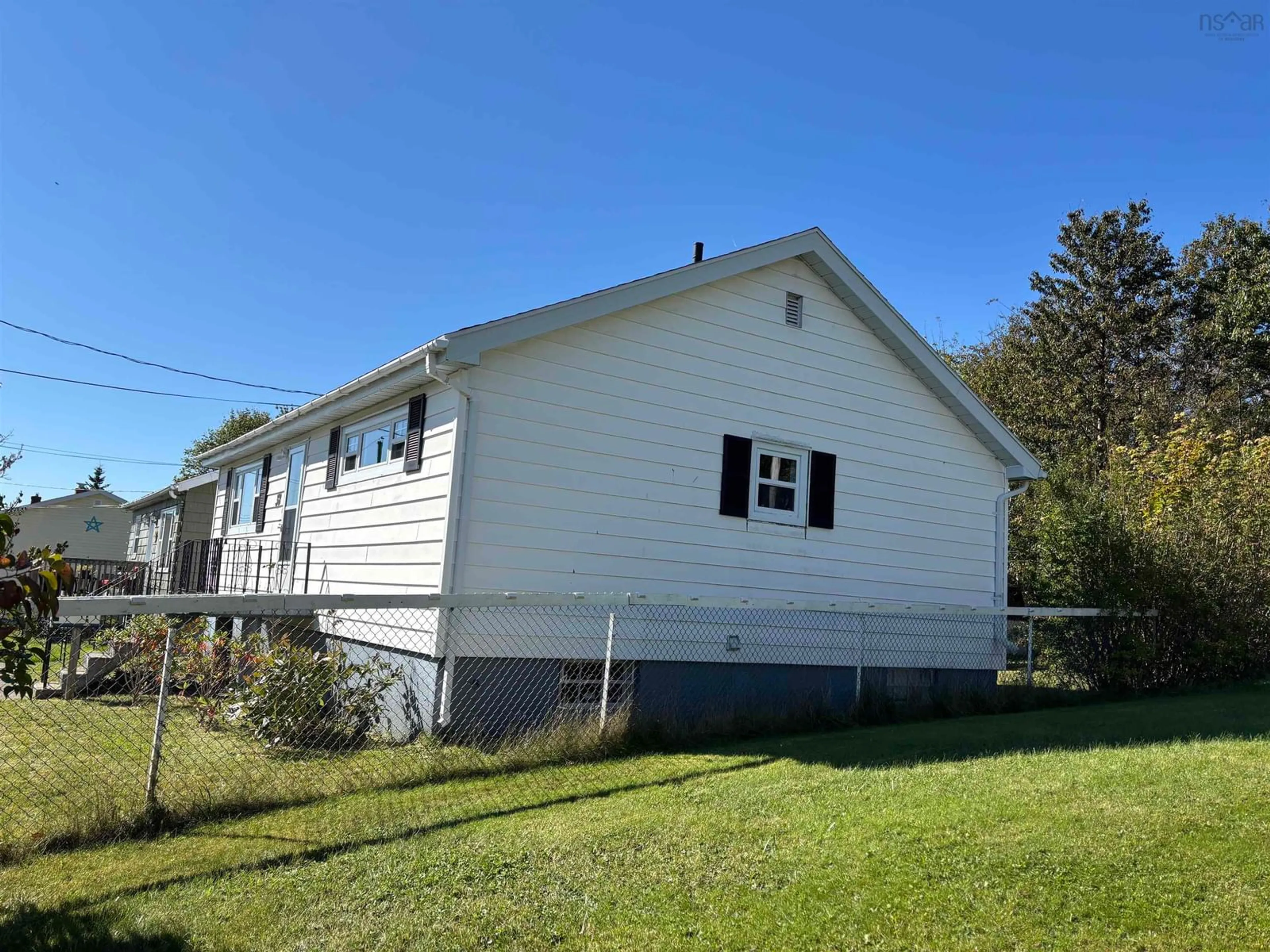 Home with vinyl exterior material, building for 38 Young Avenue, North Sydney Nova Scotia B2A 1Y6