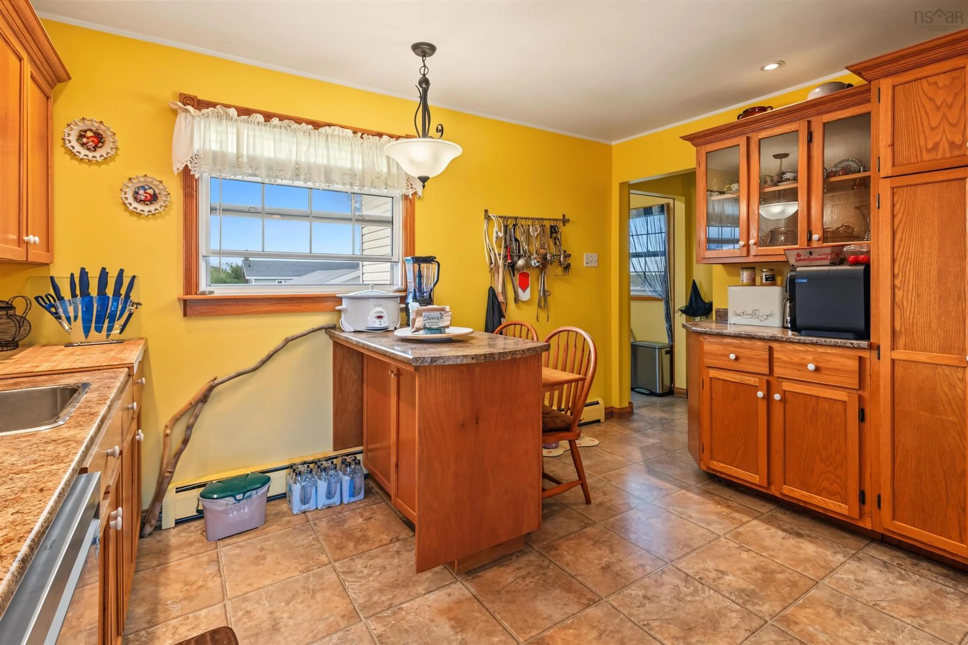 Standard kitchen, ceramic/tile floor for 131 Ocean Ave, Dominion Nova Scotia B1G 1R4