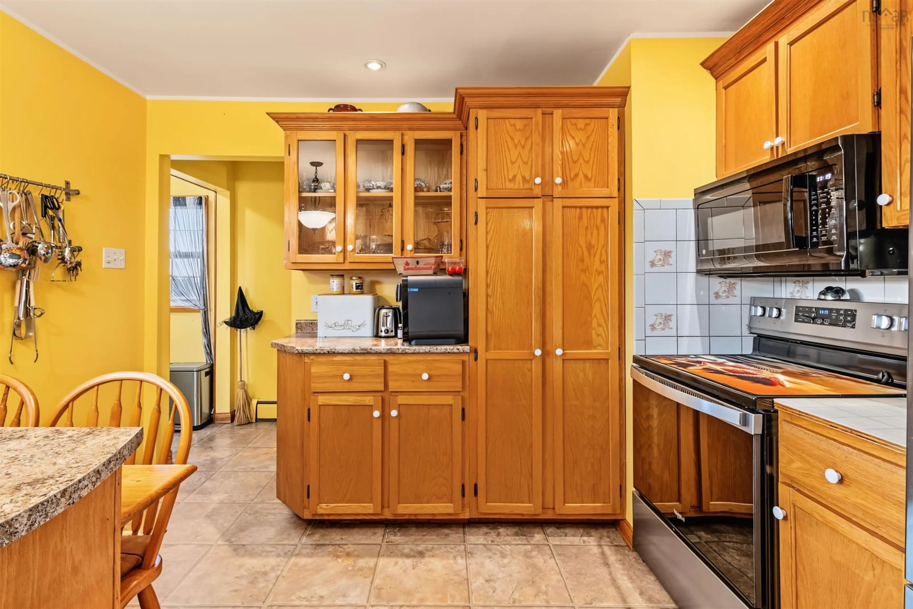 Standard kitchen, ceramic/tile floor for 131 Ocean Ave, Dominion Nova Scotia B1G 1R4