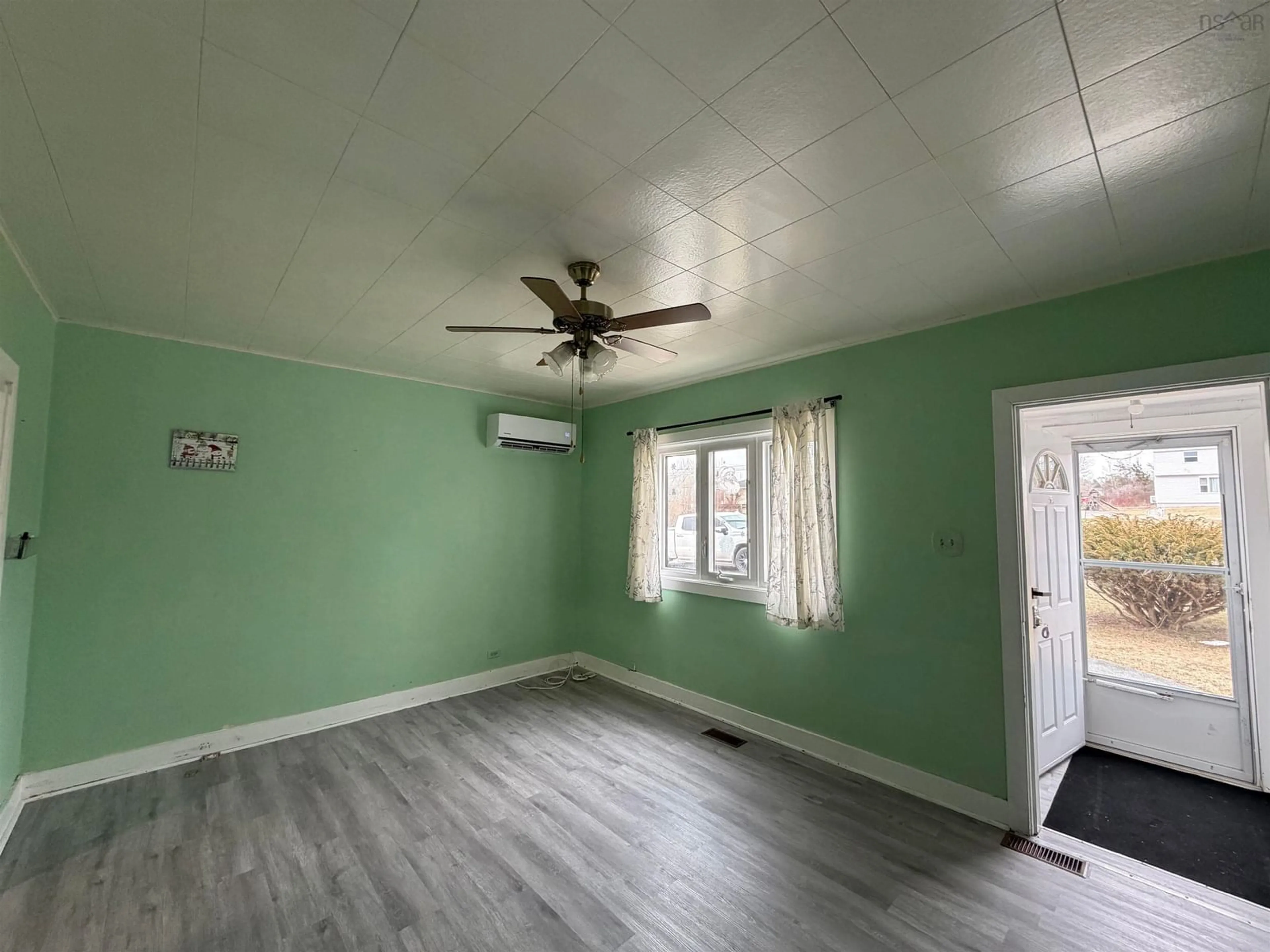 A pic of a room for 1934 Kings Rd, Howie Centre Nova Scotia B1L 1C6