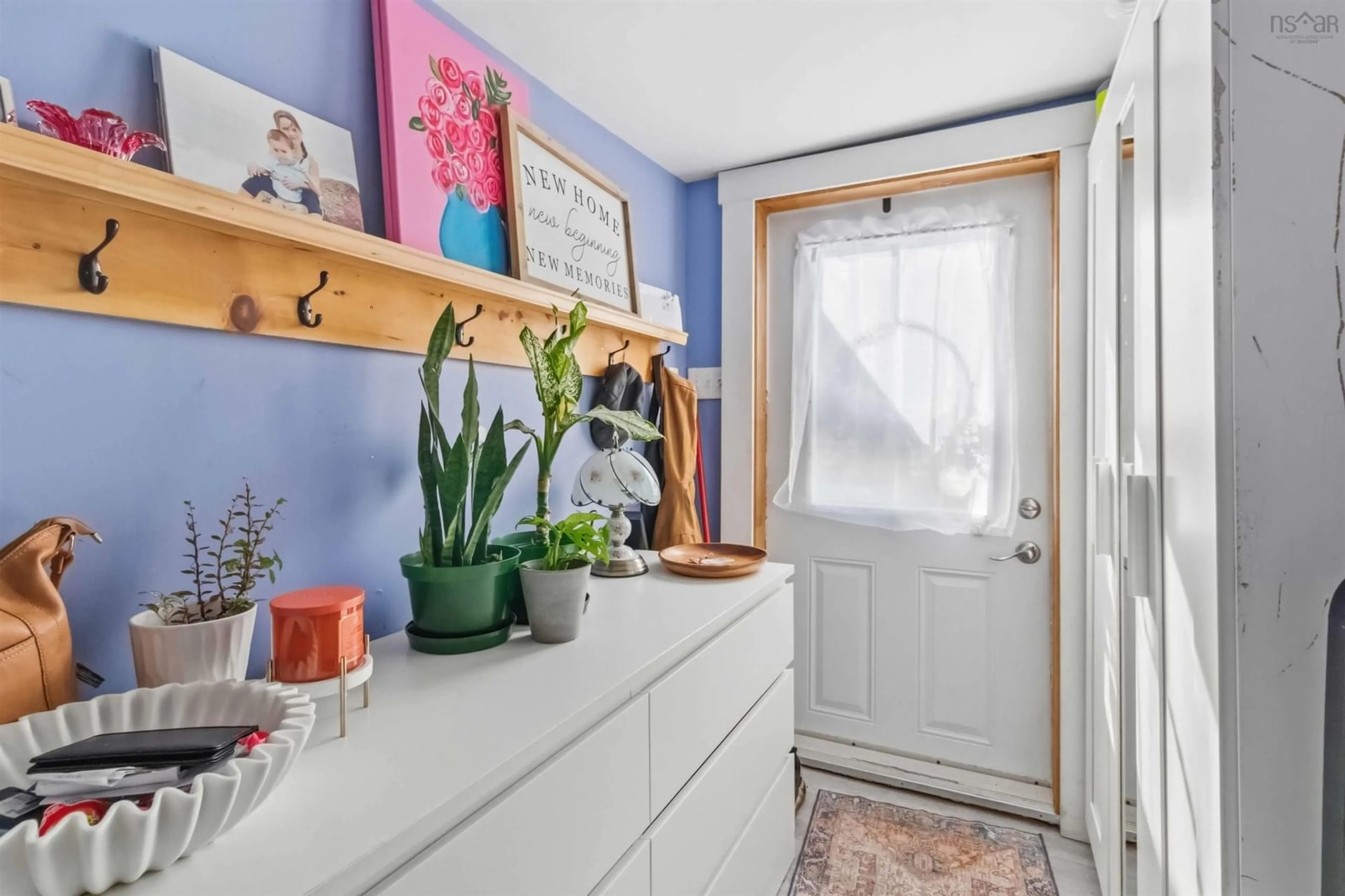 Indoor entryway for 424 Glen Rise Dr, Beaver Bank Nova Scotia B4E 1M3