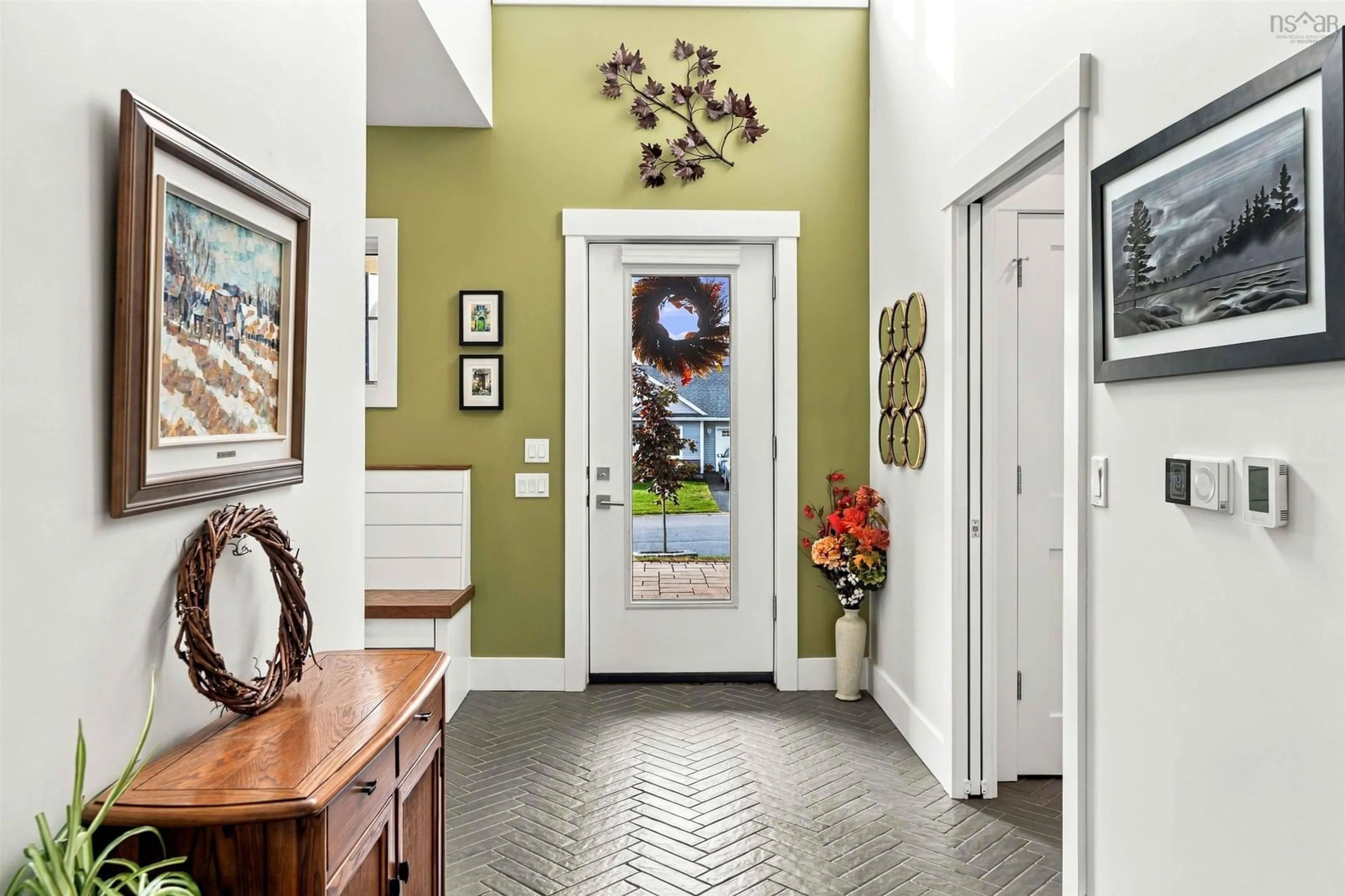 Indoor entryway for 8 Steeple View Dr, Port Williams Nova Scotia B0P 1T0
