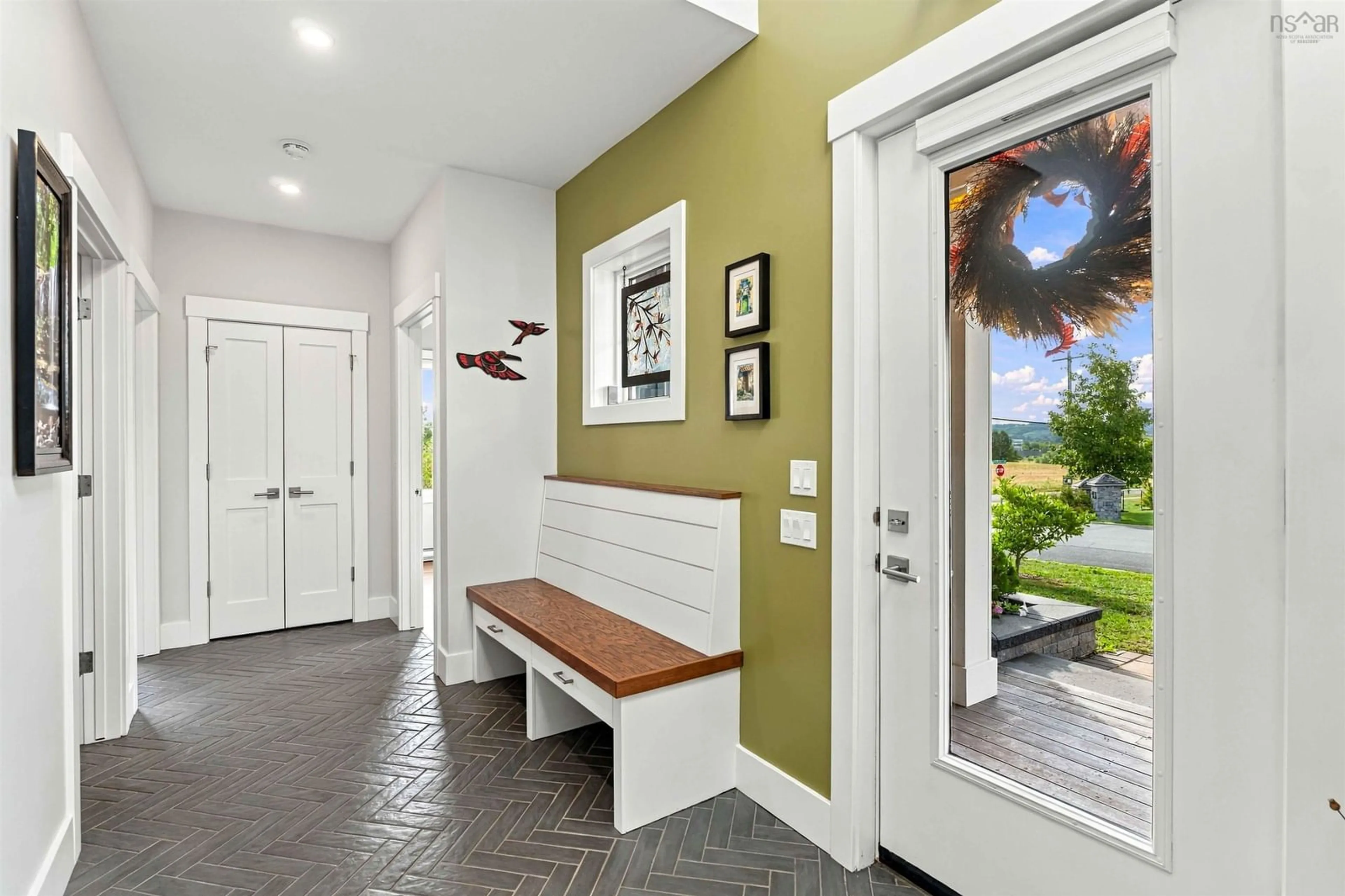 Indoor entryway for 8 Steeple View Dr, Port Williams Nova Scotia B0P 1T0