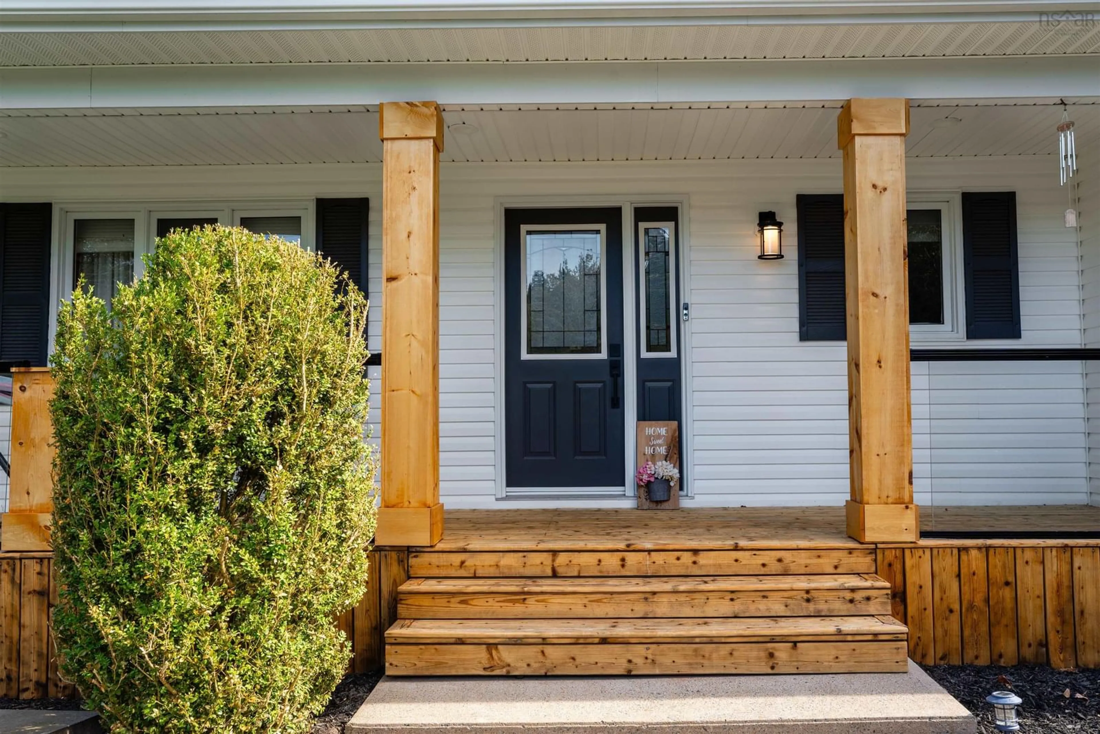 Indoor entryway for 90 Ingram Dr, Fall River Nova Scotia B2T 1A4