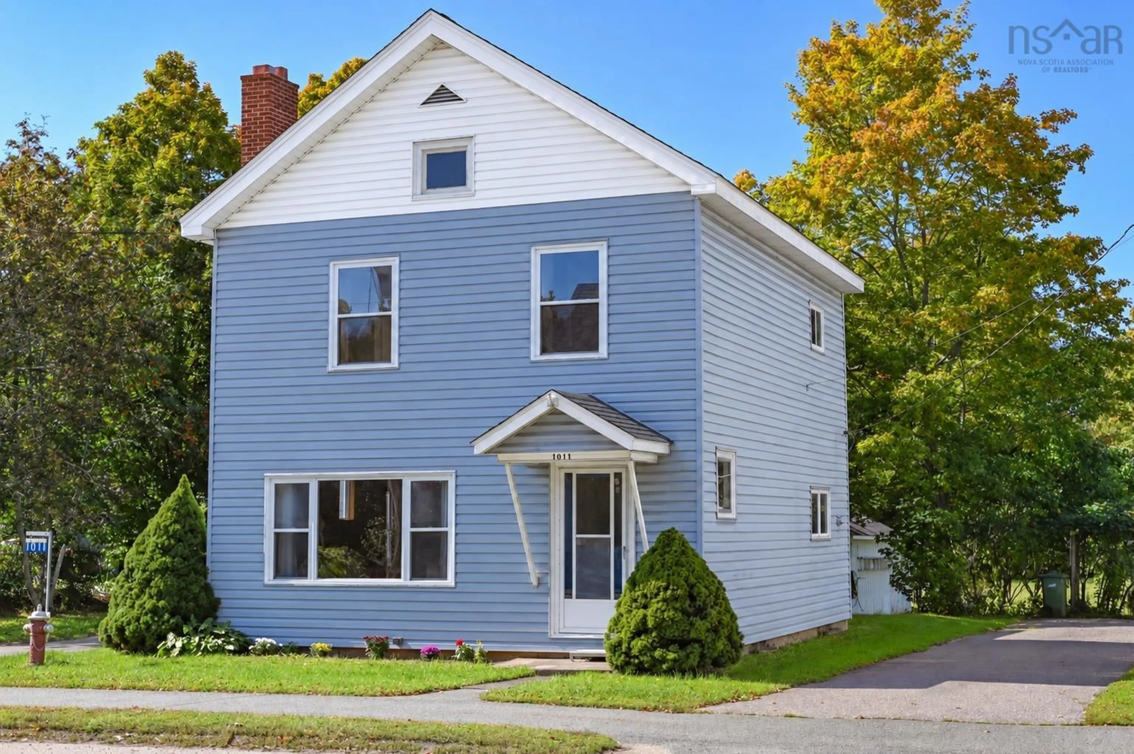 Home with vinyl exterior material, street for 1011 358 Hwy, Port Williams Nova Scotia B0P 1T0