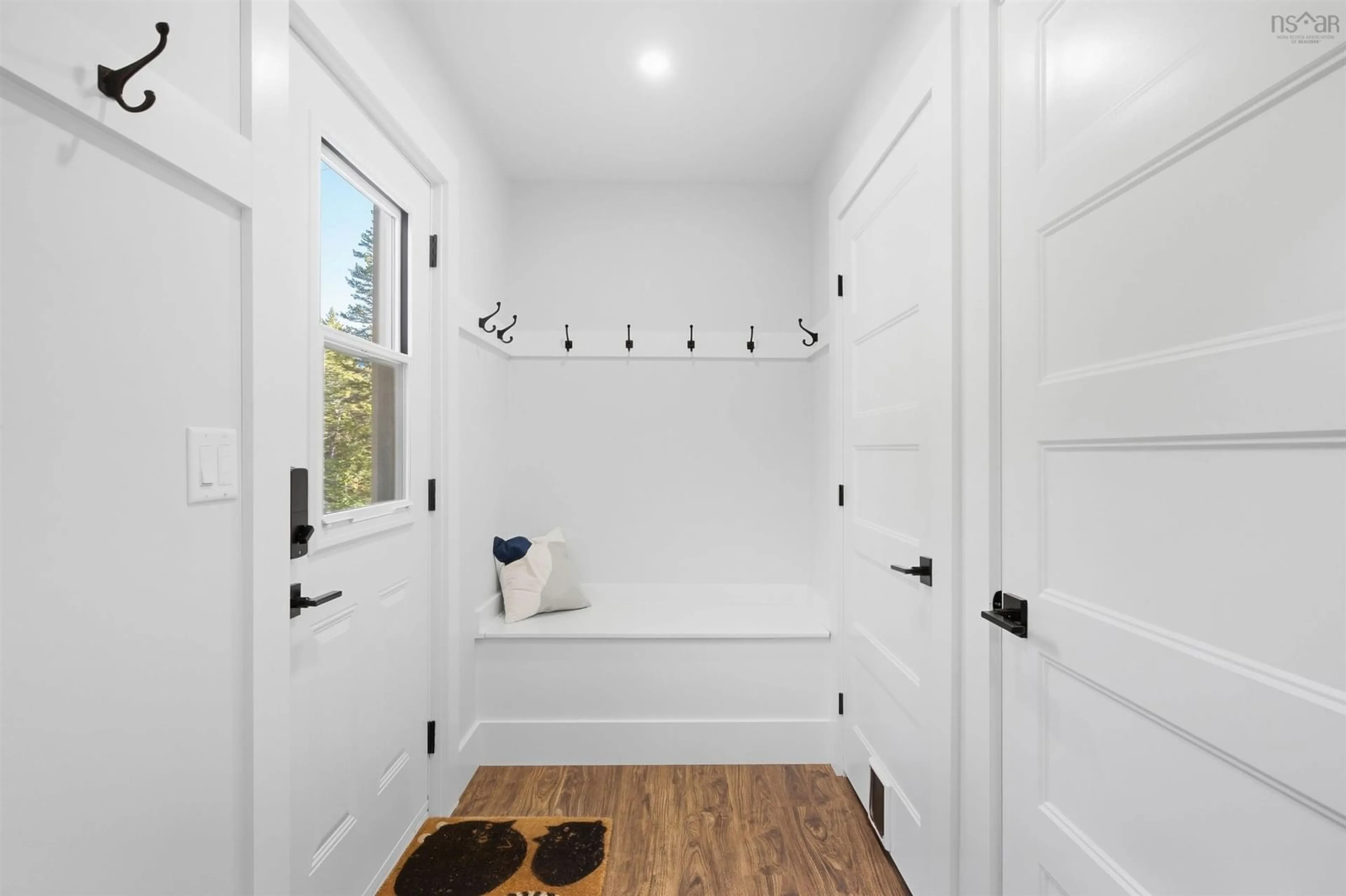 Indoor entryway for 28 Sparrow Lane #90, Vaughan Nova Scotia B0N 2T0