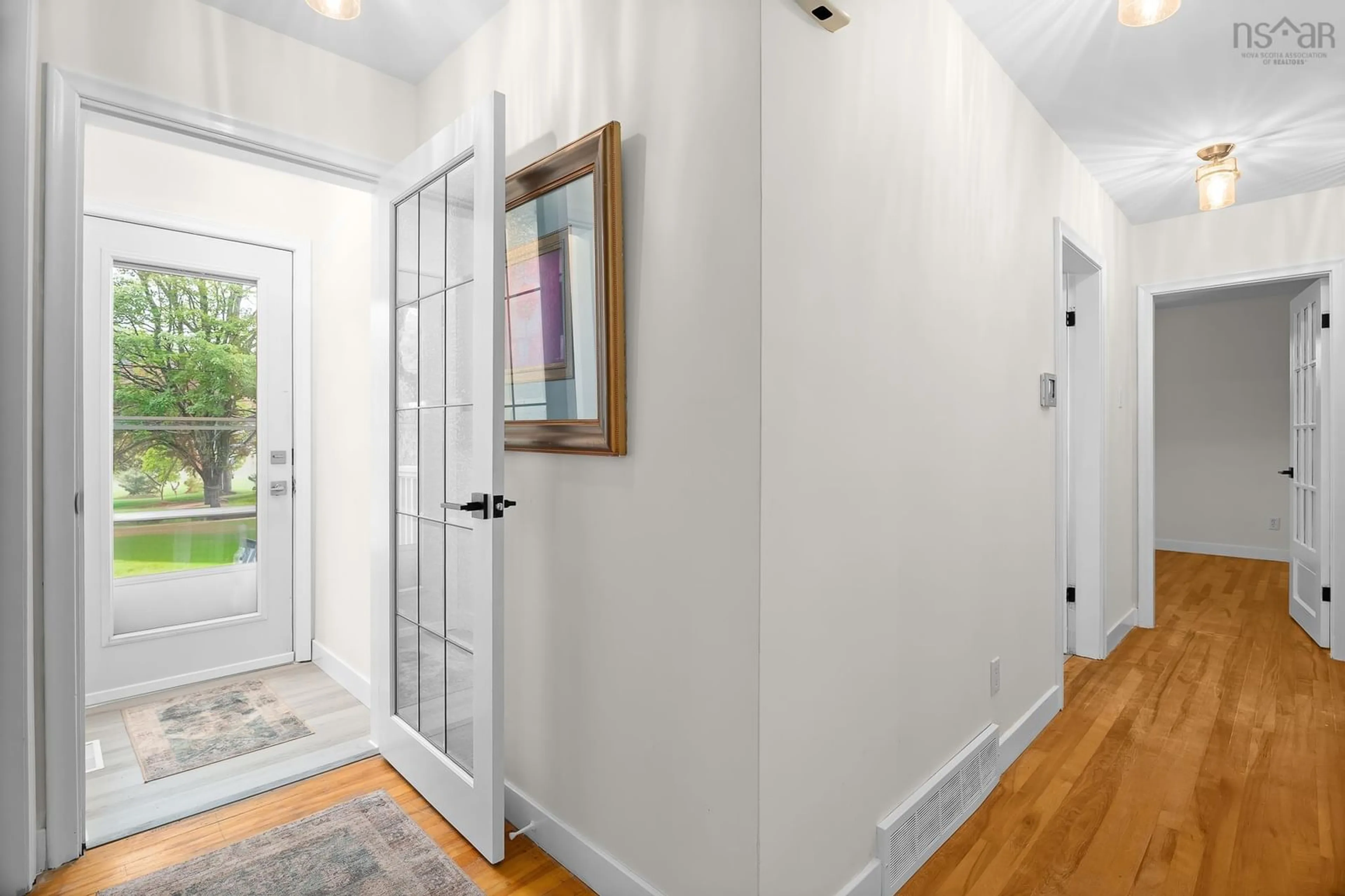 Indoor entryway for 9 Brookhouse Rd, Dartmouth Nova Scotia B2W 1W5