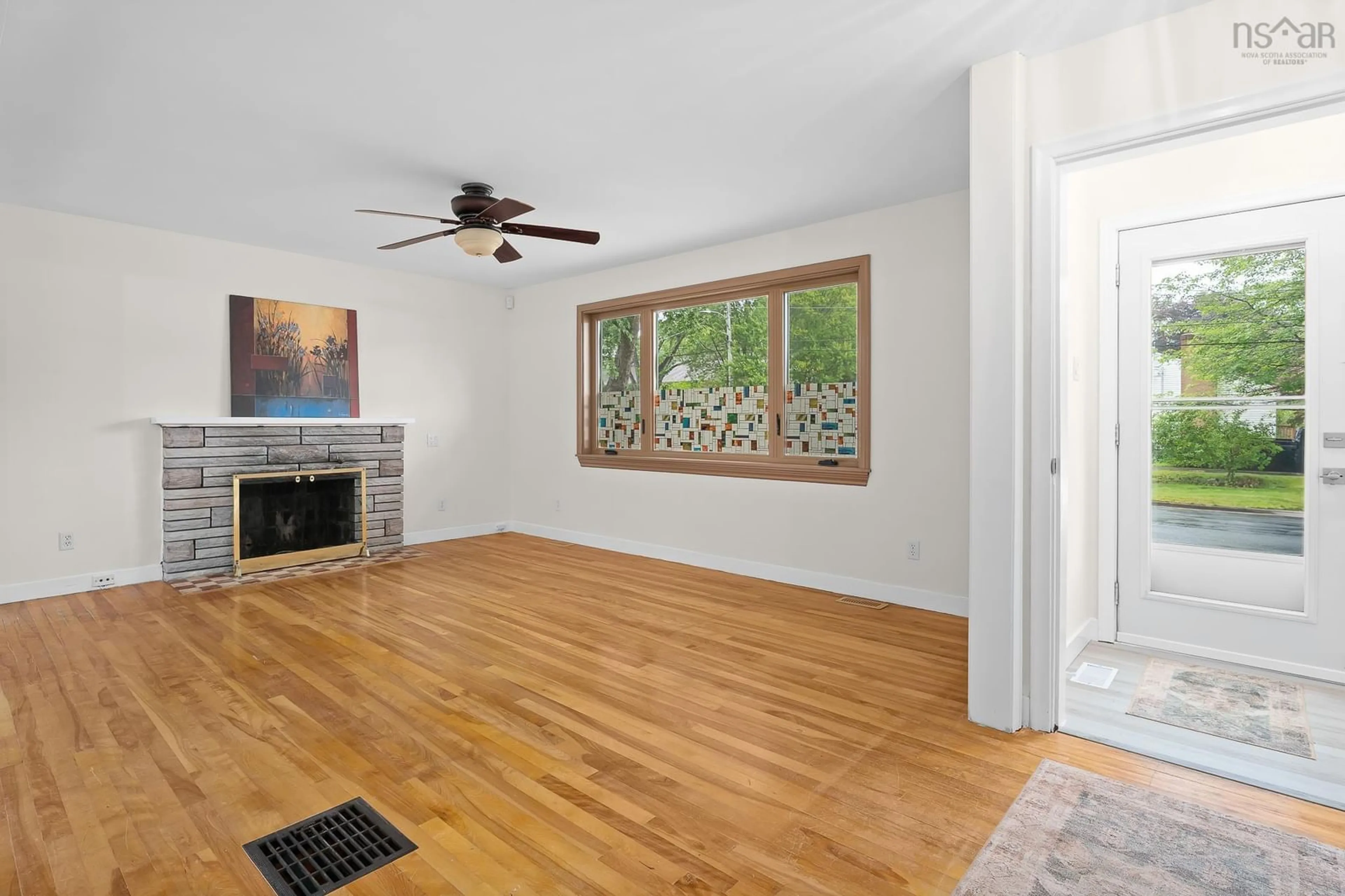 A pic of a room for 9 Brookhouse Rd, Dartmouth Nova Scotia B2W 1W5