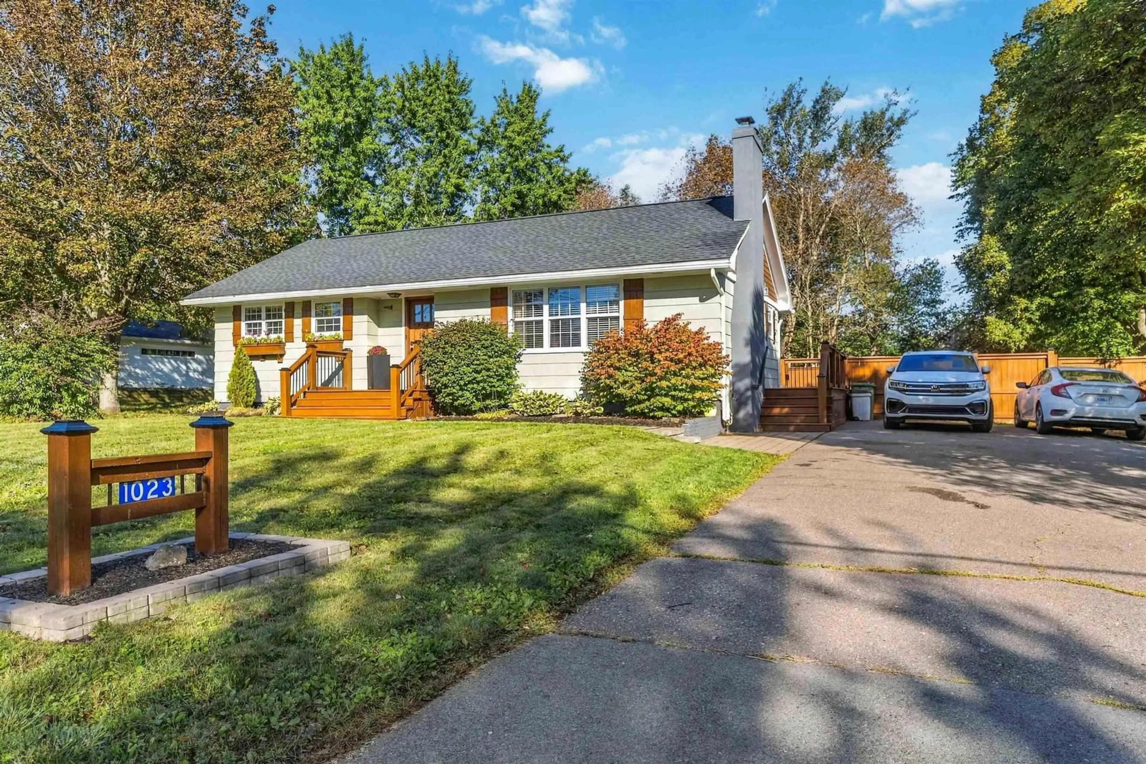 Home with vinyl exterior material, street for 1023 High Street, Port Williams Nova Scotia B0P 1T0