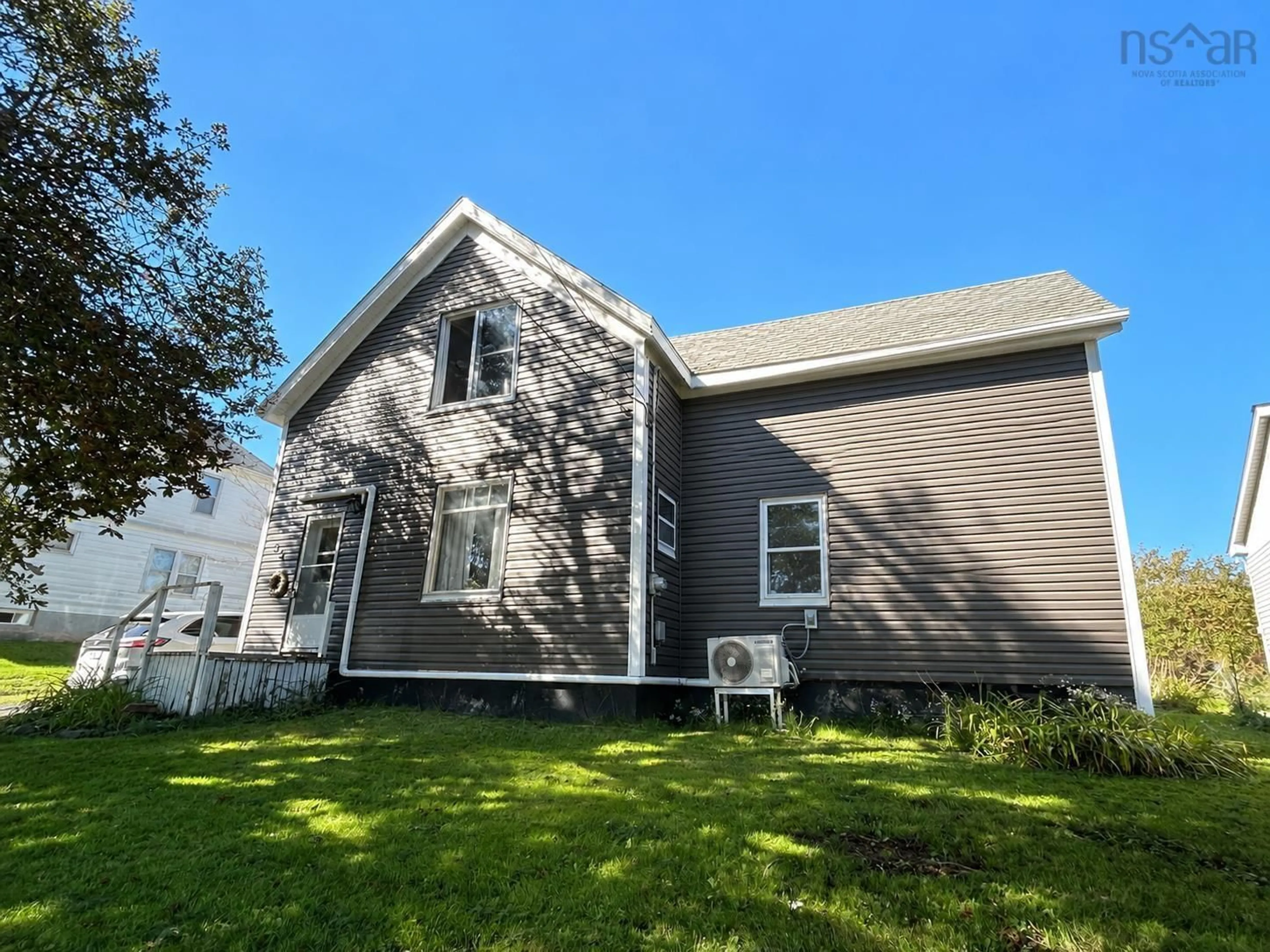 Home with vinyl exterior material, street for 55 View St, New Glasgow Nova Scotia B2H 2G3