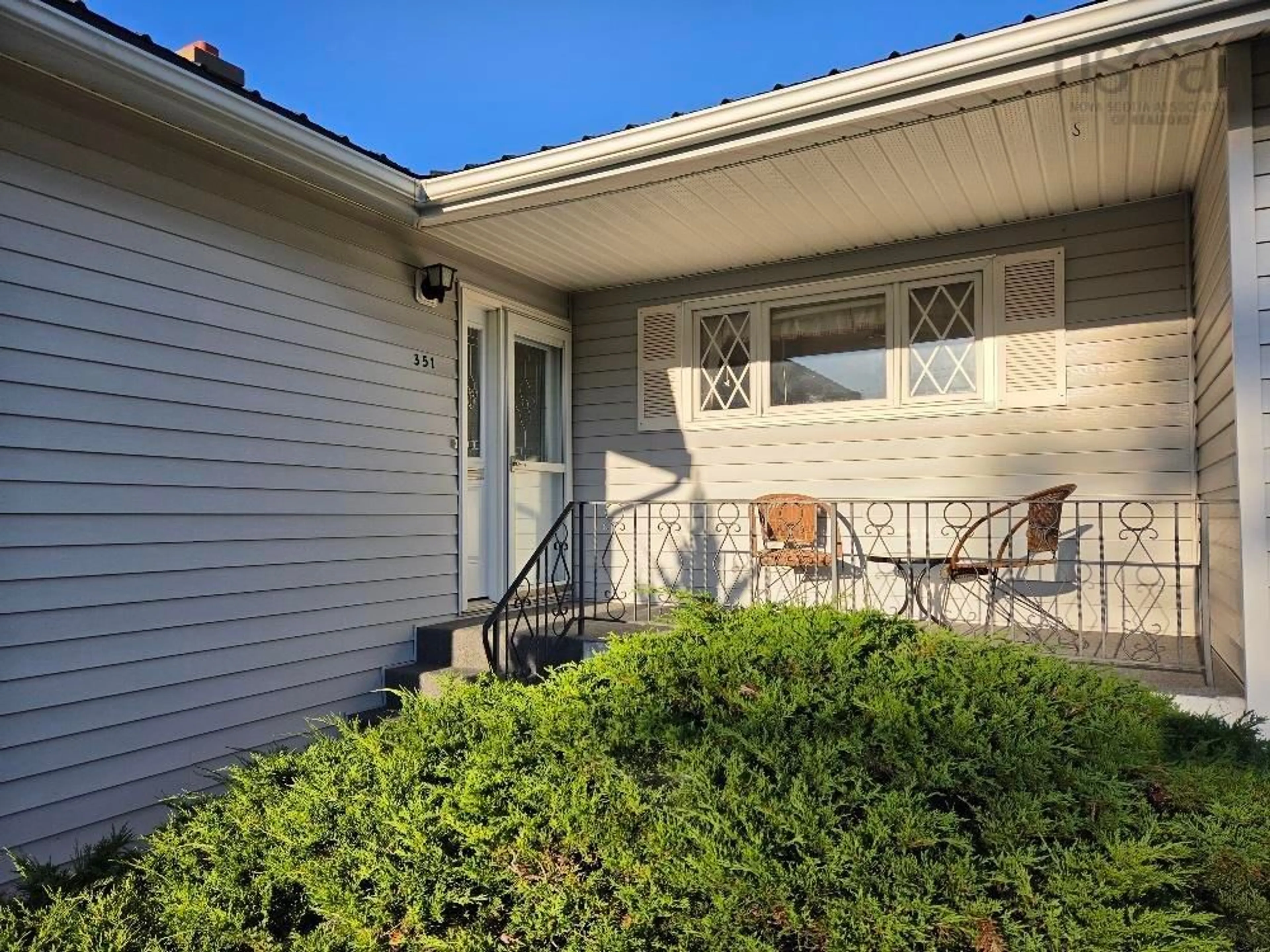 Patio, street for 351 Pleasant St, Truro Nova Scotia B2N 1T5