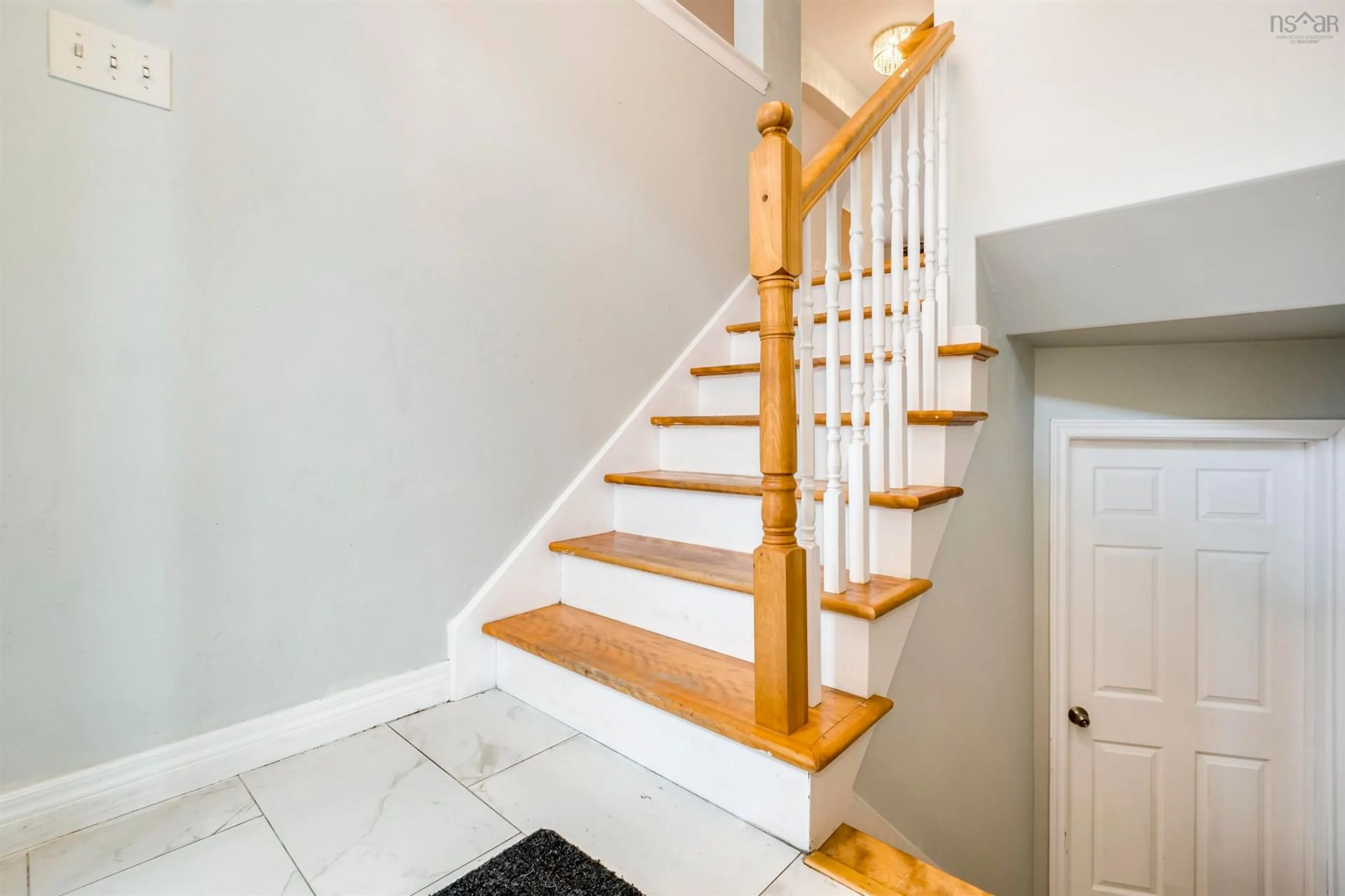 Stairs for 16 Prestwick Close, Halifax Nova Scotia B3S 1M4