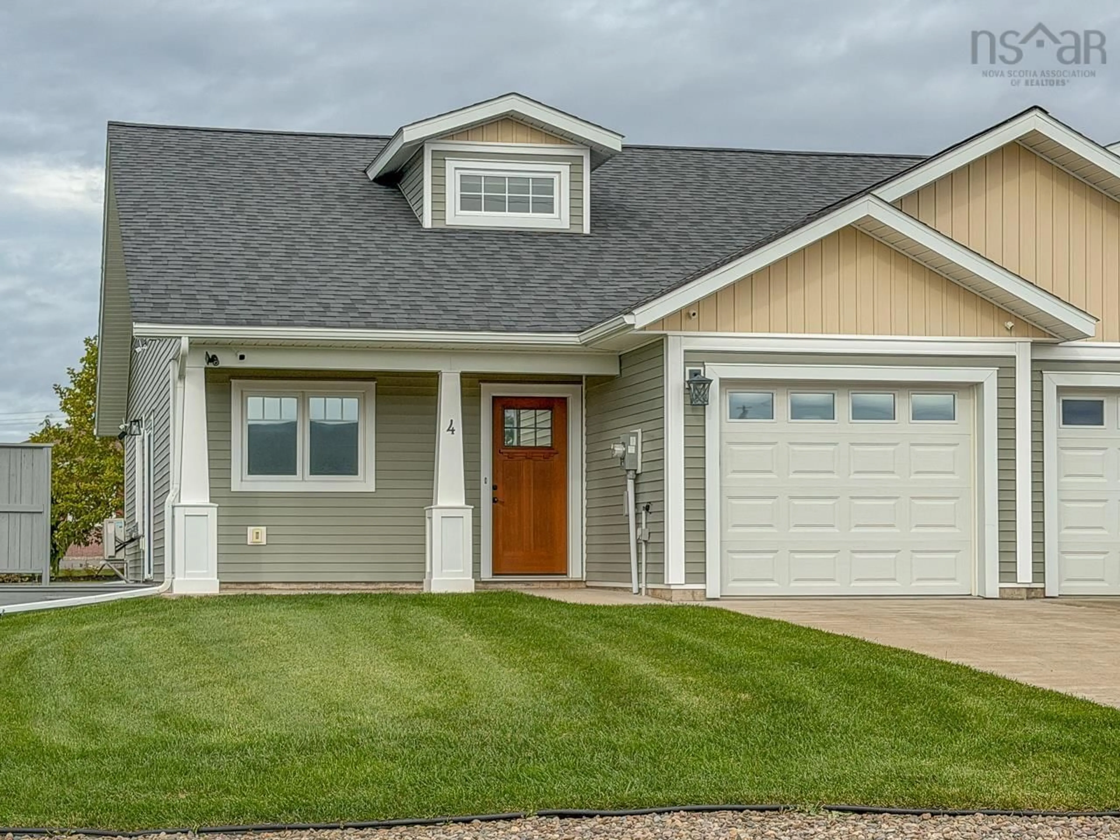 Home with vinyl exterior material, street for 4 Little Fox Crt, Kentville Nova Scotia B4N 5R3