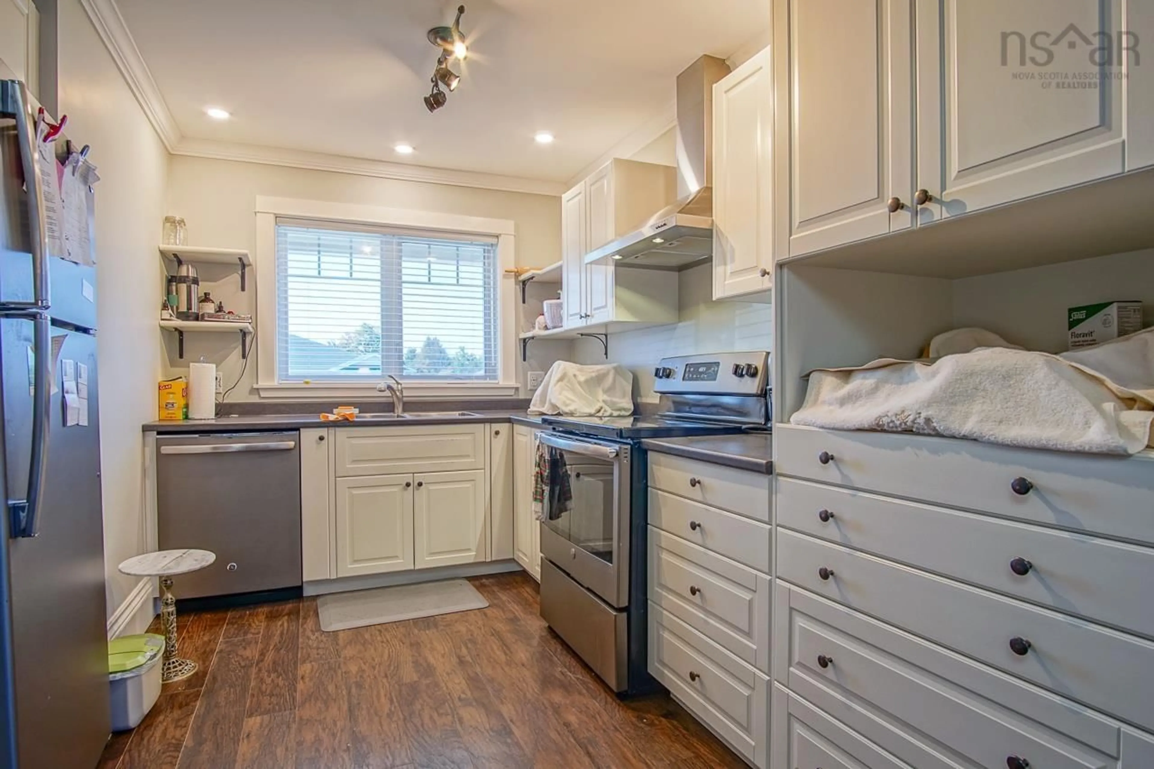 Standard kitchen, unknown for 4 Little Fox Crt, Kentville Nova Scotia B4N 5R3