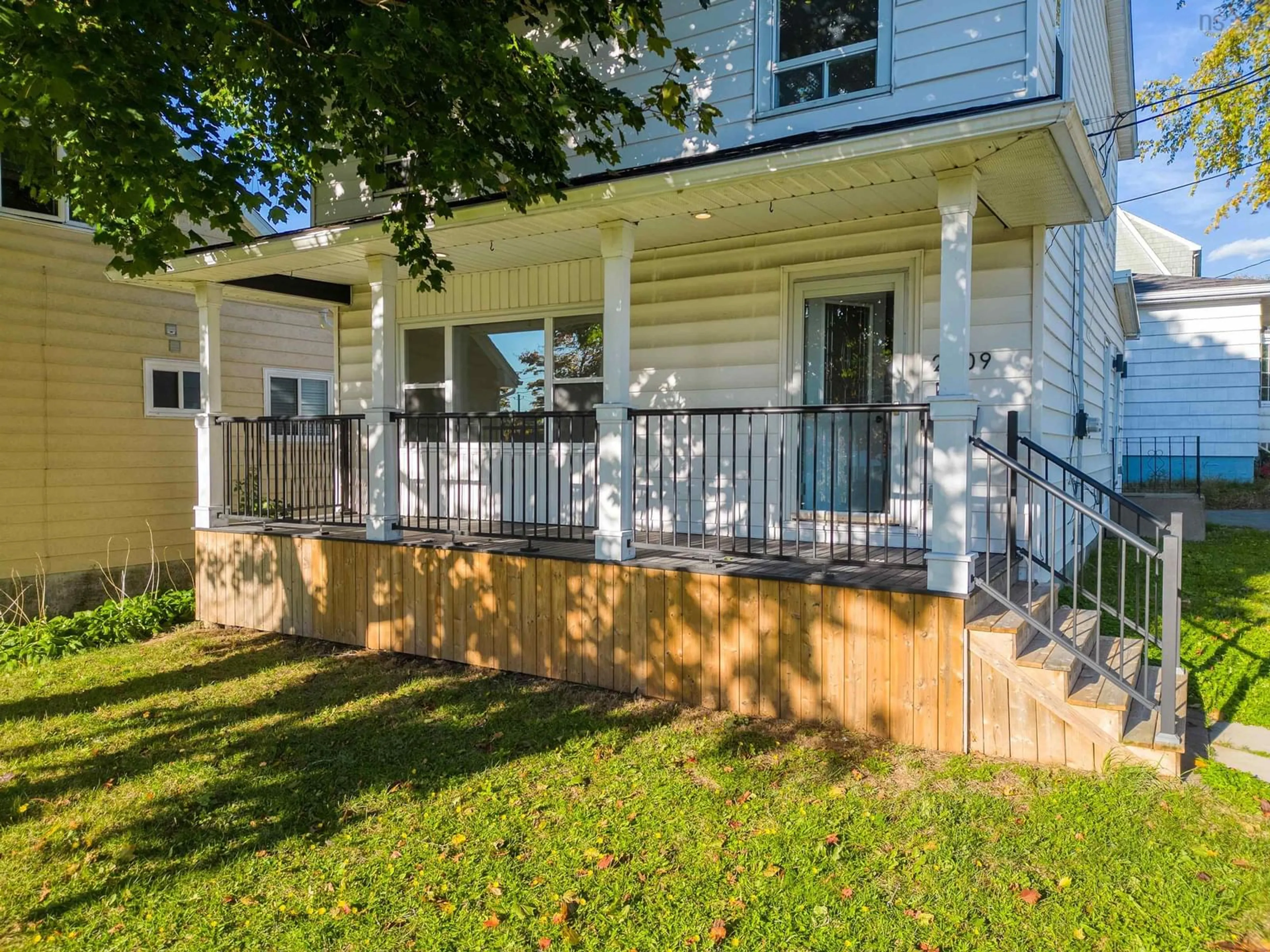 Unknown for 6581 London St, Halifax Peninsula Nova Scotia B3L 1X7