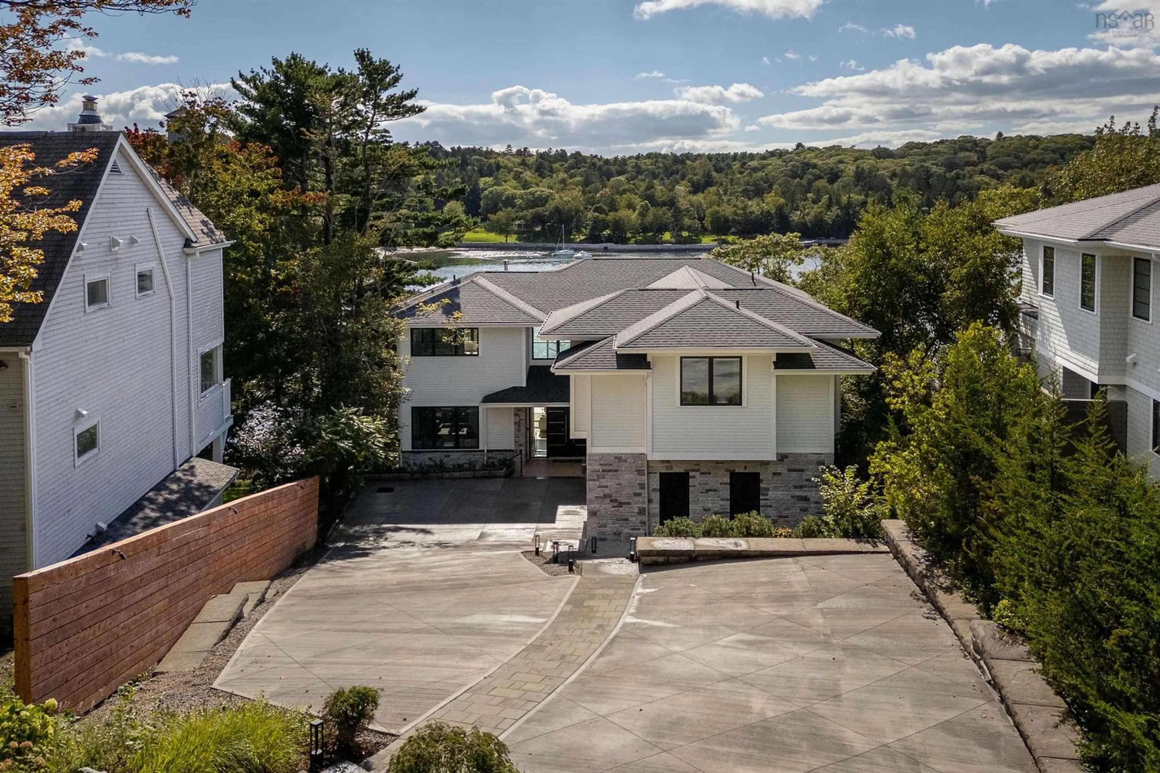 A pic from outside/outdoor area/front of a property/back of a property/a pic from drone, mountain view for 1160 Rockcliffe St, Halifax Nova Scotia B3H 3Y6