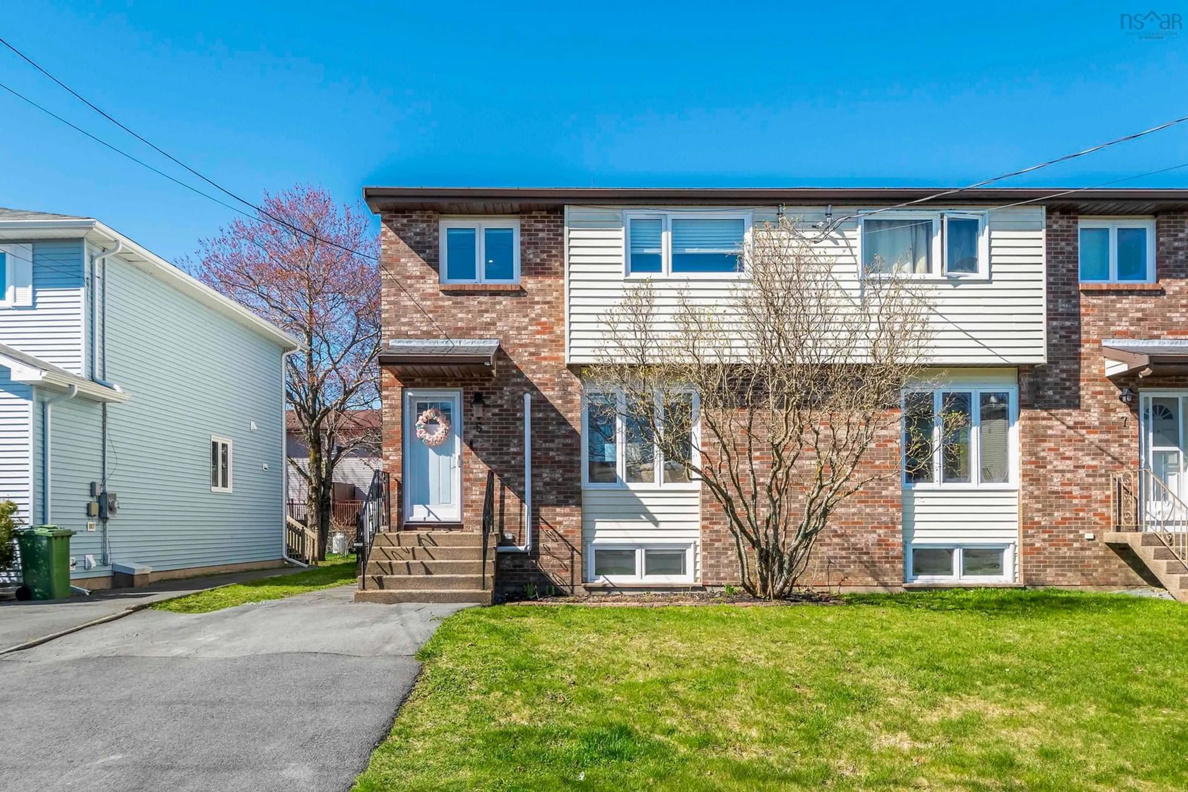 Home with vinyl exterior material, street for 5 Colonna Pl, Dartmouth Nova Scotia B2X 3K9