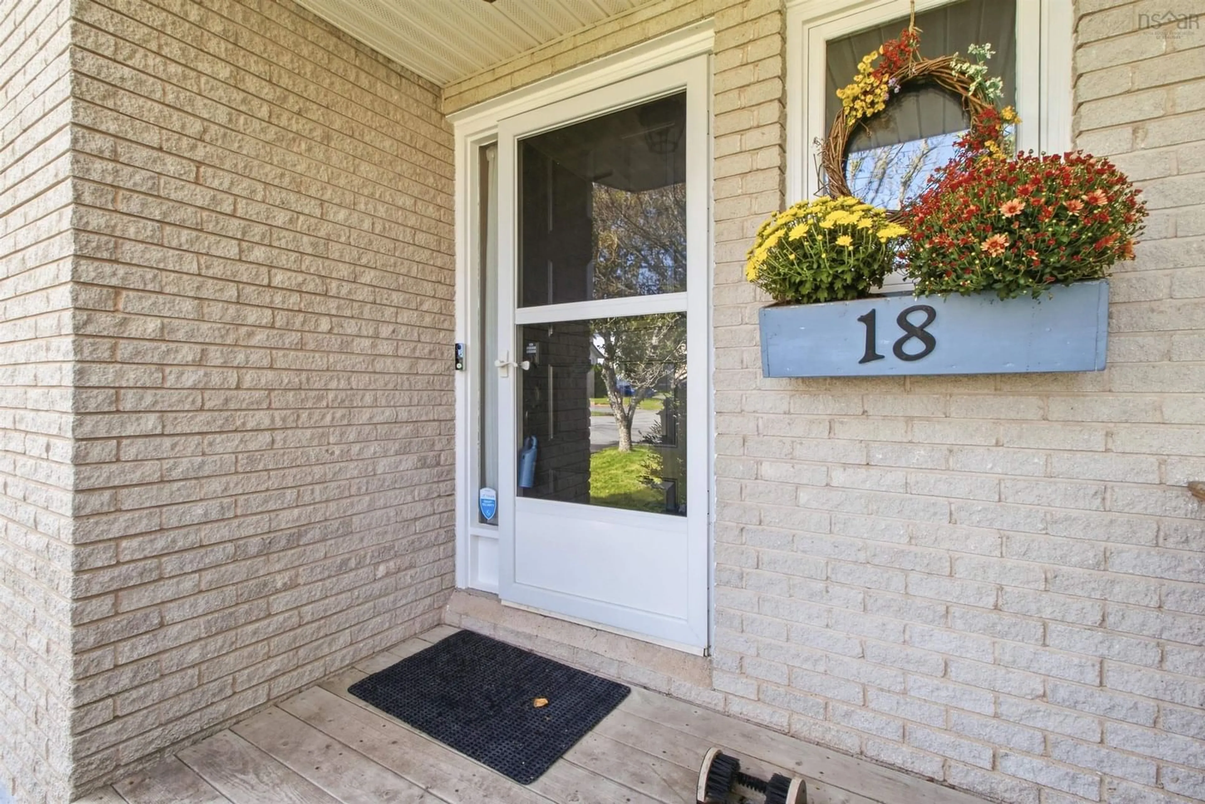 Indoor entryway for 18 Red Maple Dr, Timberlea Nova Scotia B3T 1G8