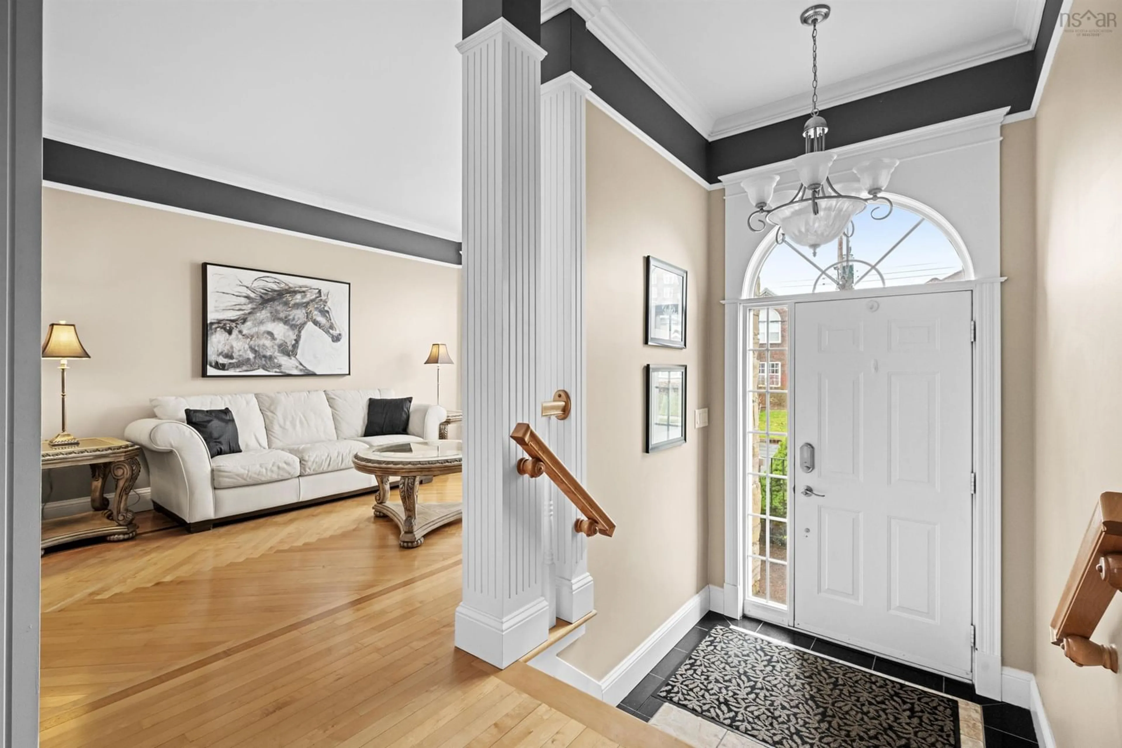 Indoor entryway for 16 Ridgepark Lane, Halifax Nova Scotia B3N 3J2