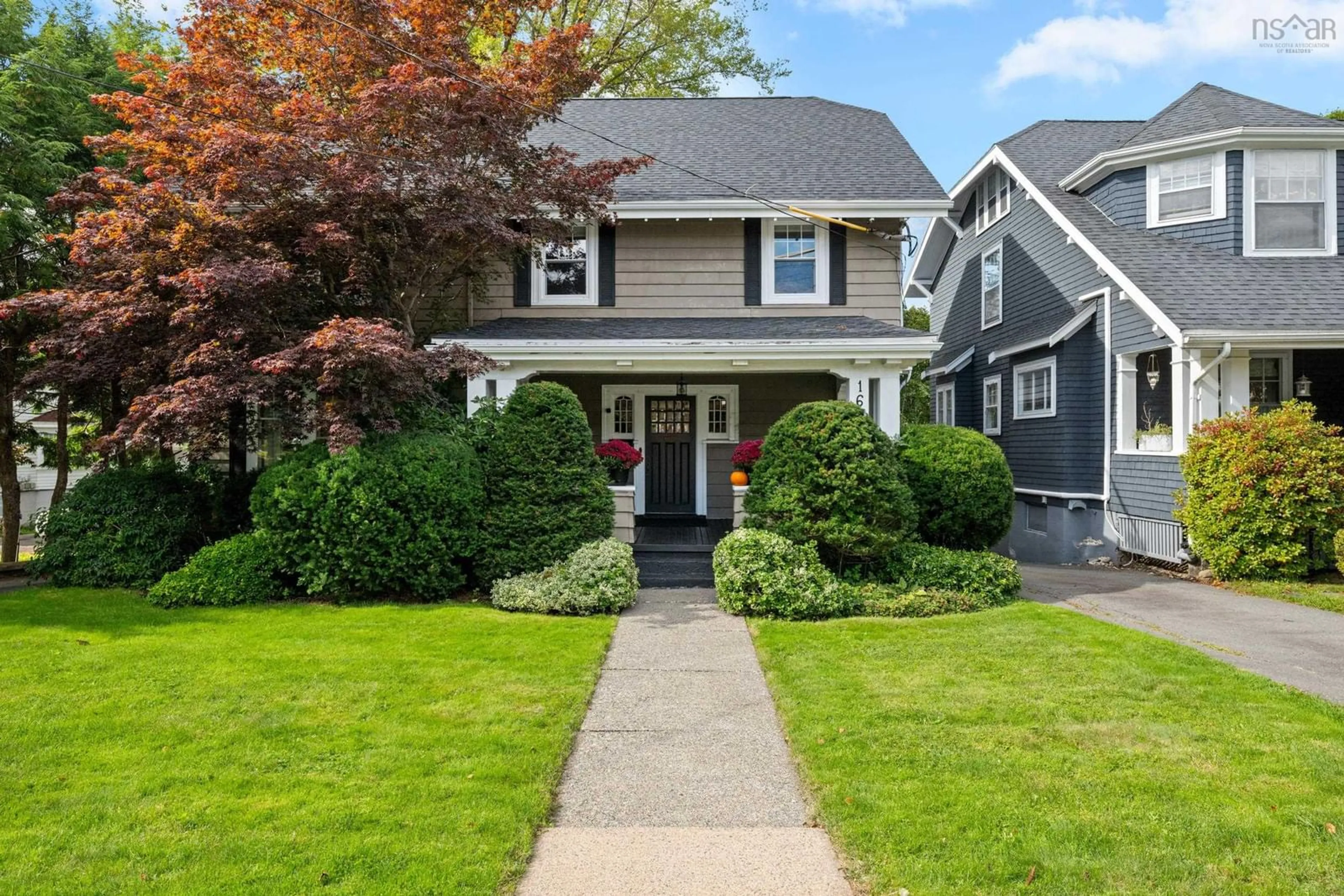 Home with vinyl exterior material, street for 1646 Oxford St, Halifax Nova Scotia B3H 3Z4