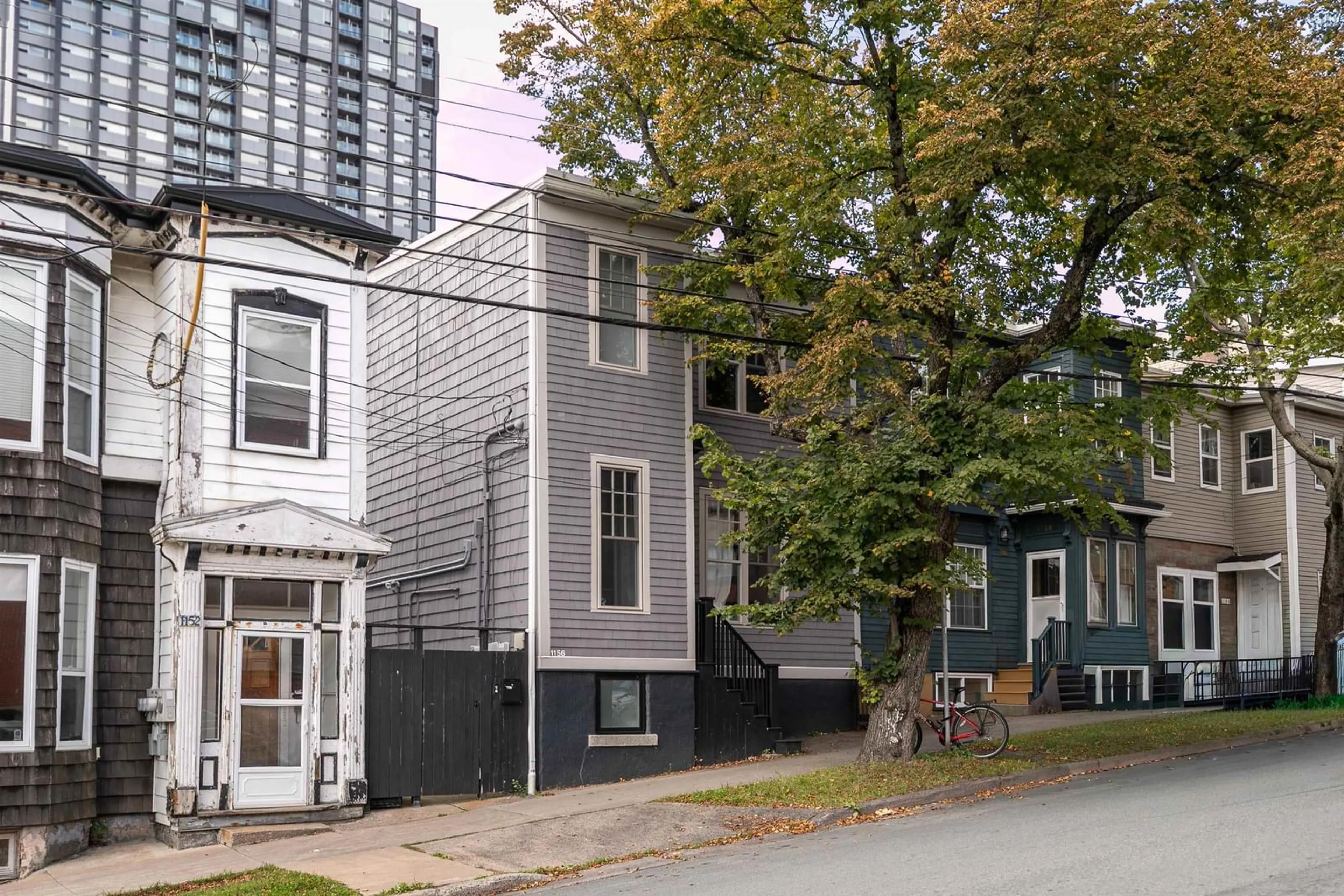 Unknown for 1154-1156 Queen St, Halifax Nova Scotia B3H 2S3