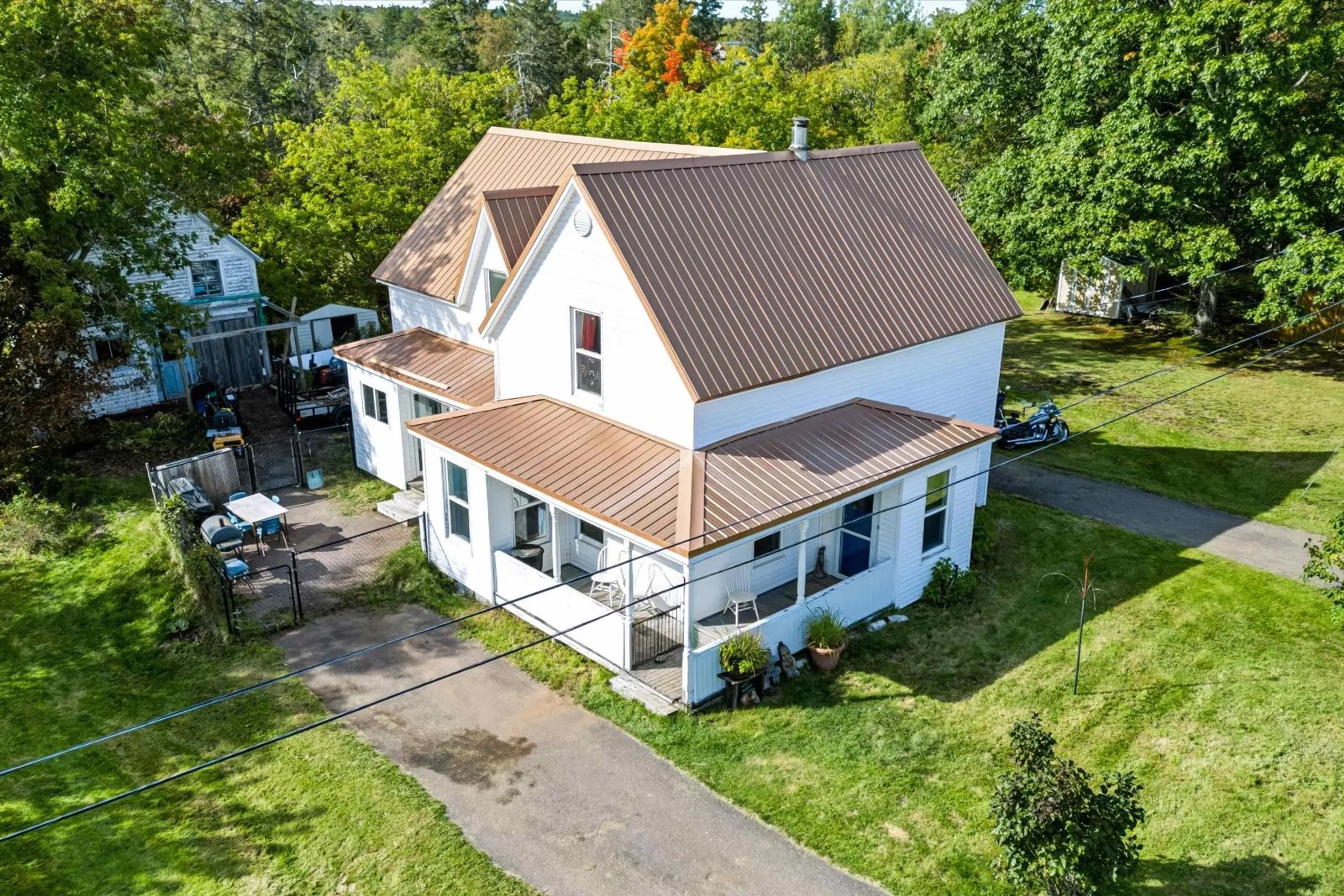 A pic from outside/outdoor area/front of a property/back of a property/a pic from drone, building for 2599 Barronsfield Rd, River Hebert Nova Scotia B0M 1G0