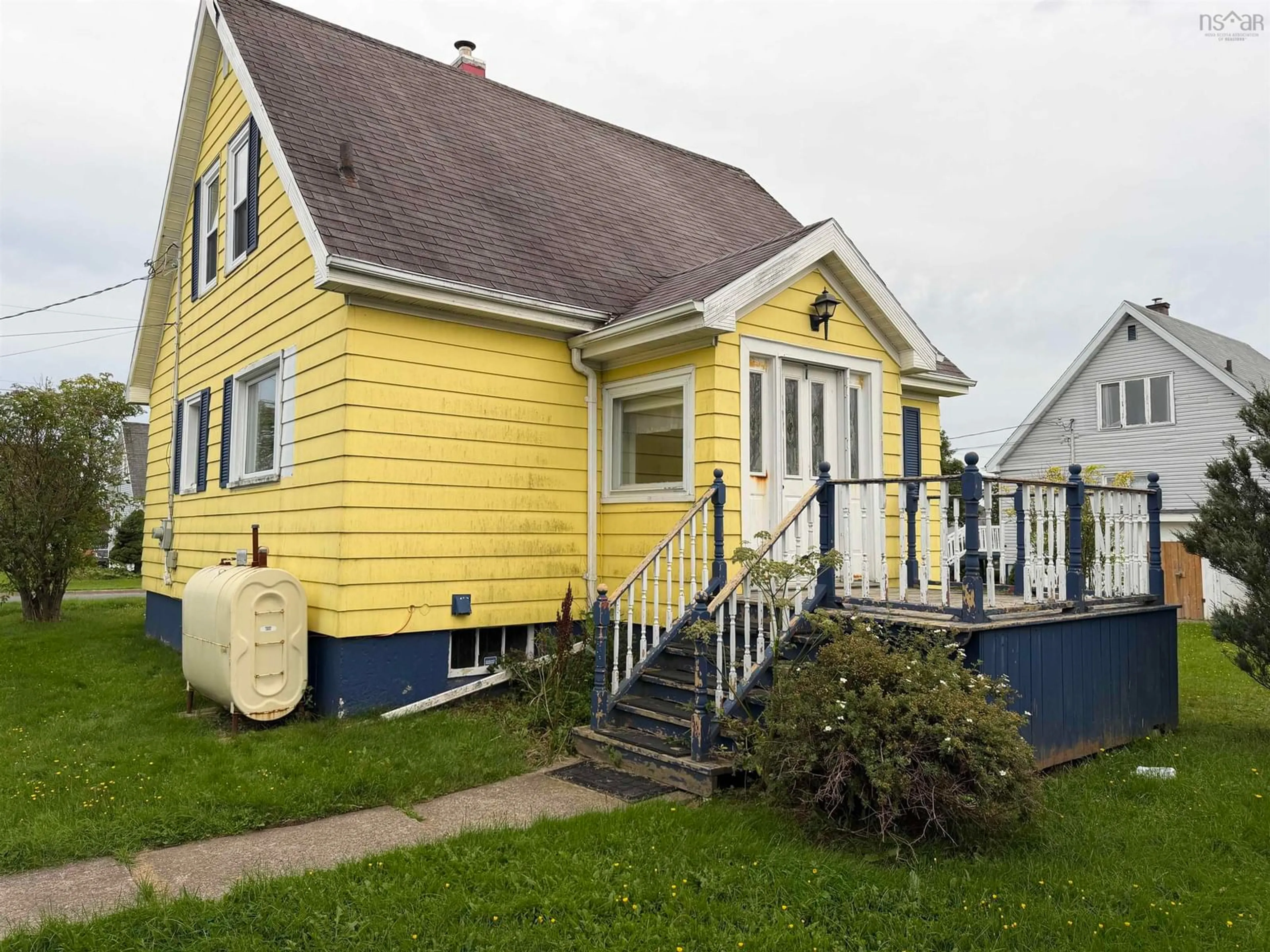 Home with vinyl exterior material, street for 14 Rosewood Ave, Glace Bay Nova Scotia B1A 2Y3