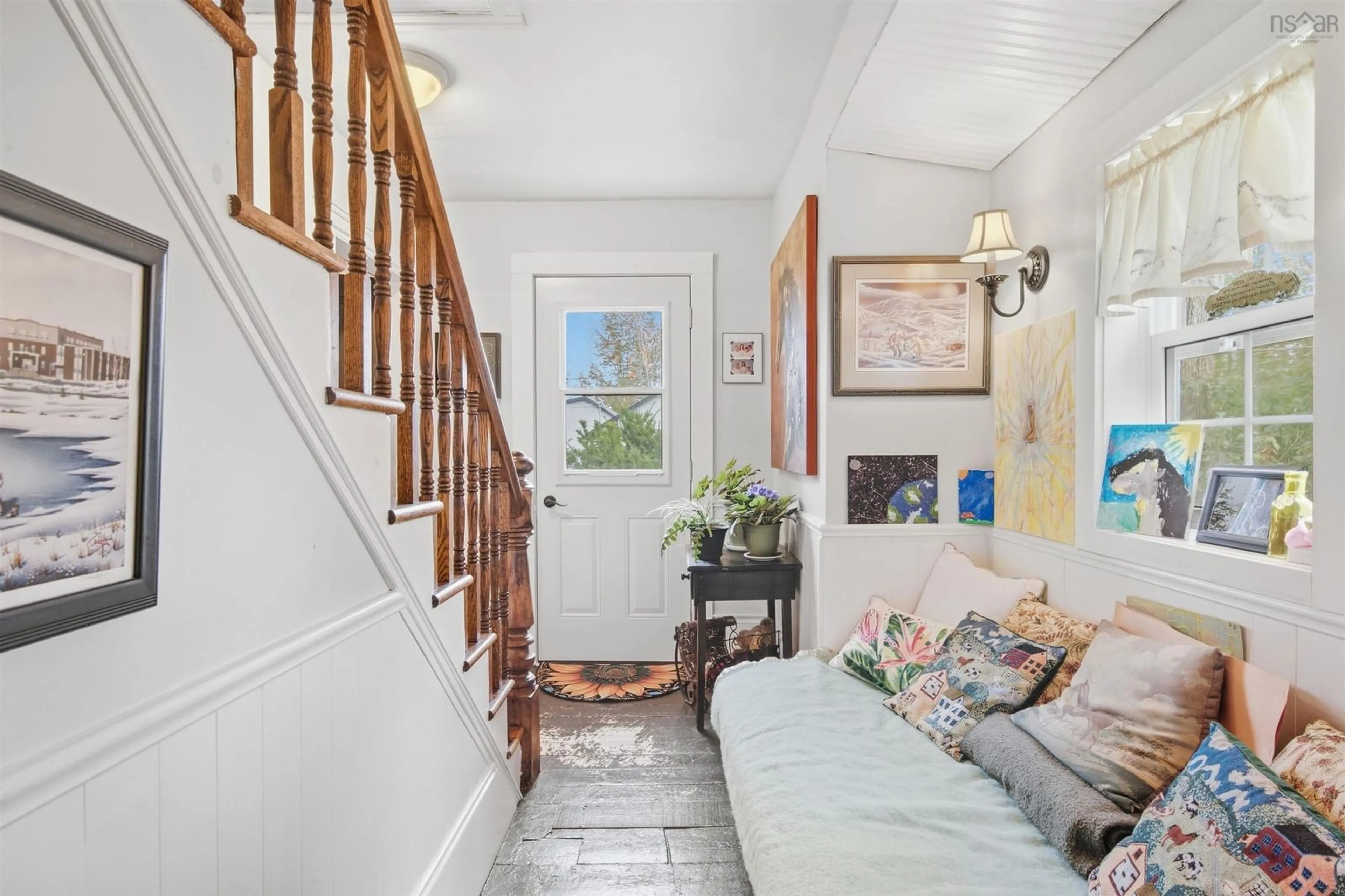Indoor entryway for 1186 Falmouth Dyke Rd, Falmouth Nova Scotia B0P 1P0
