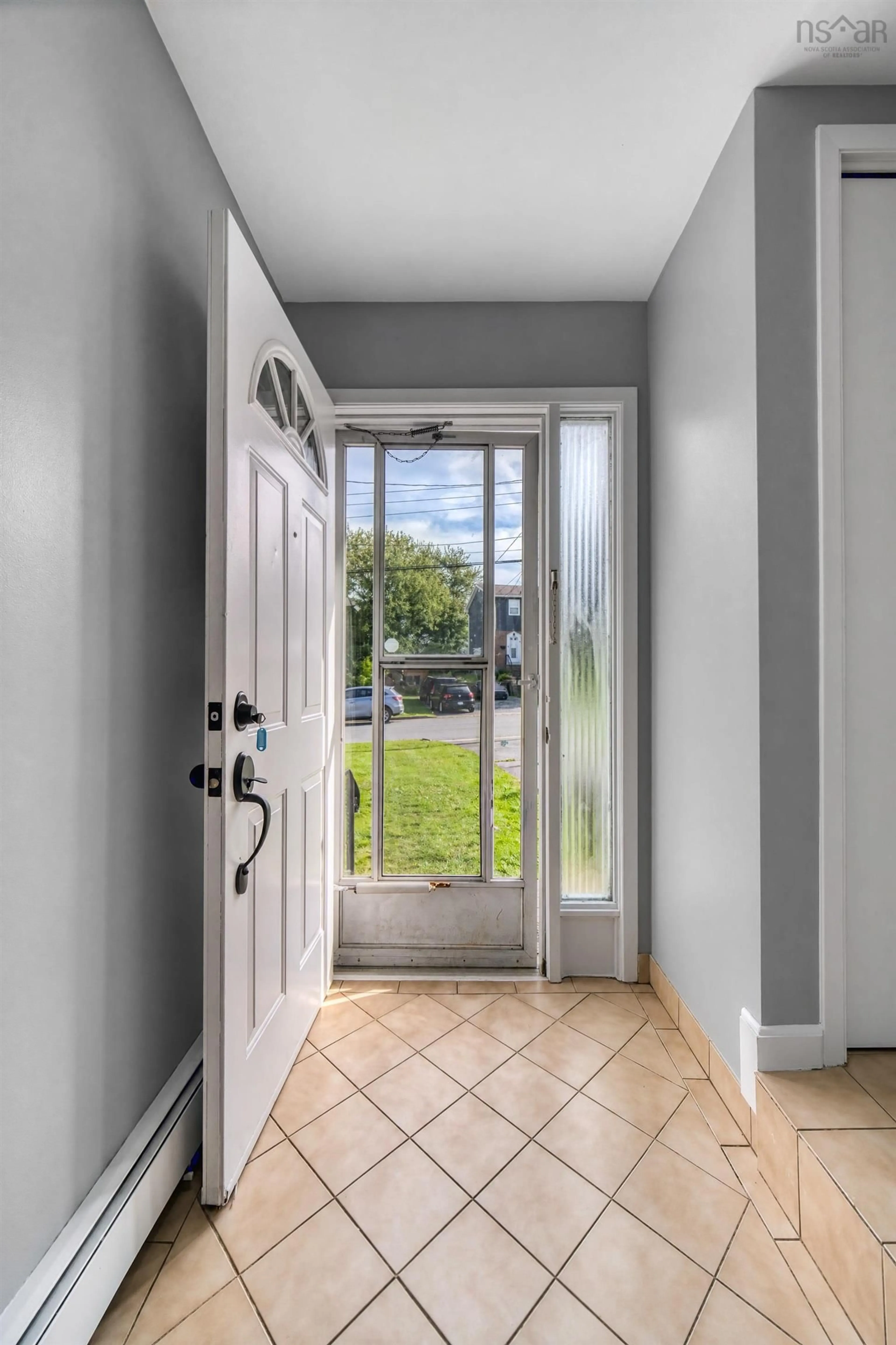 Indoor entryway for 31 Apollo Crt, Halifax Nova Scotia B3M 1G9