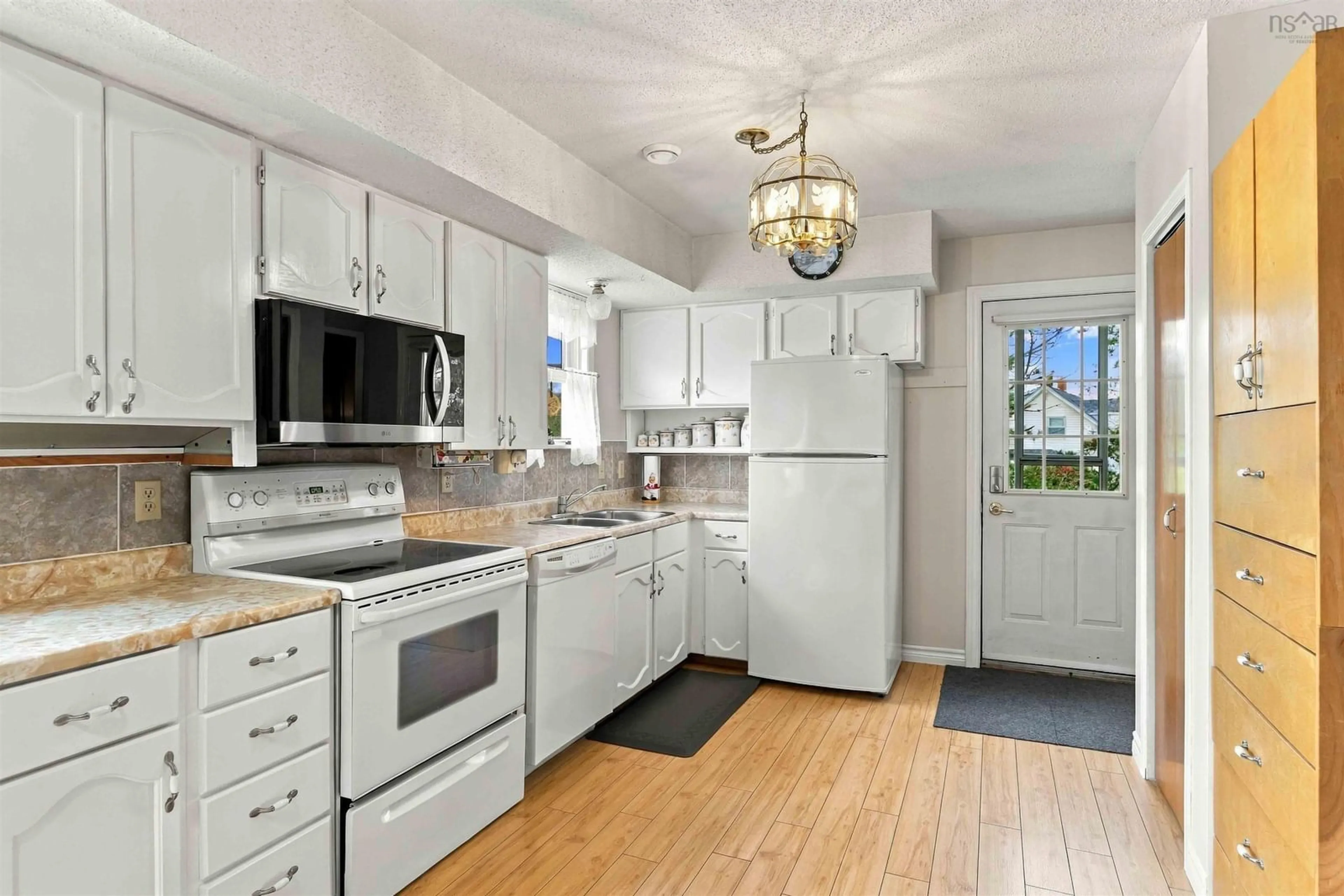 Standard kitchen, ceramic/tile floor for 11 Green Lane, Falmouth Nova Scotia B0P 1P0