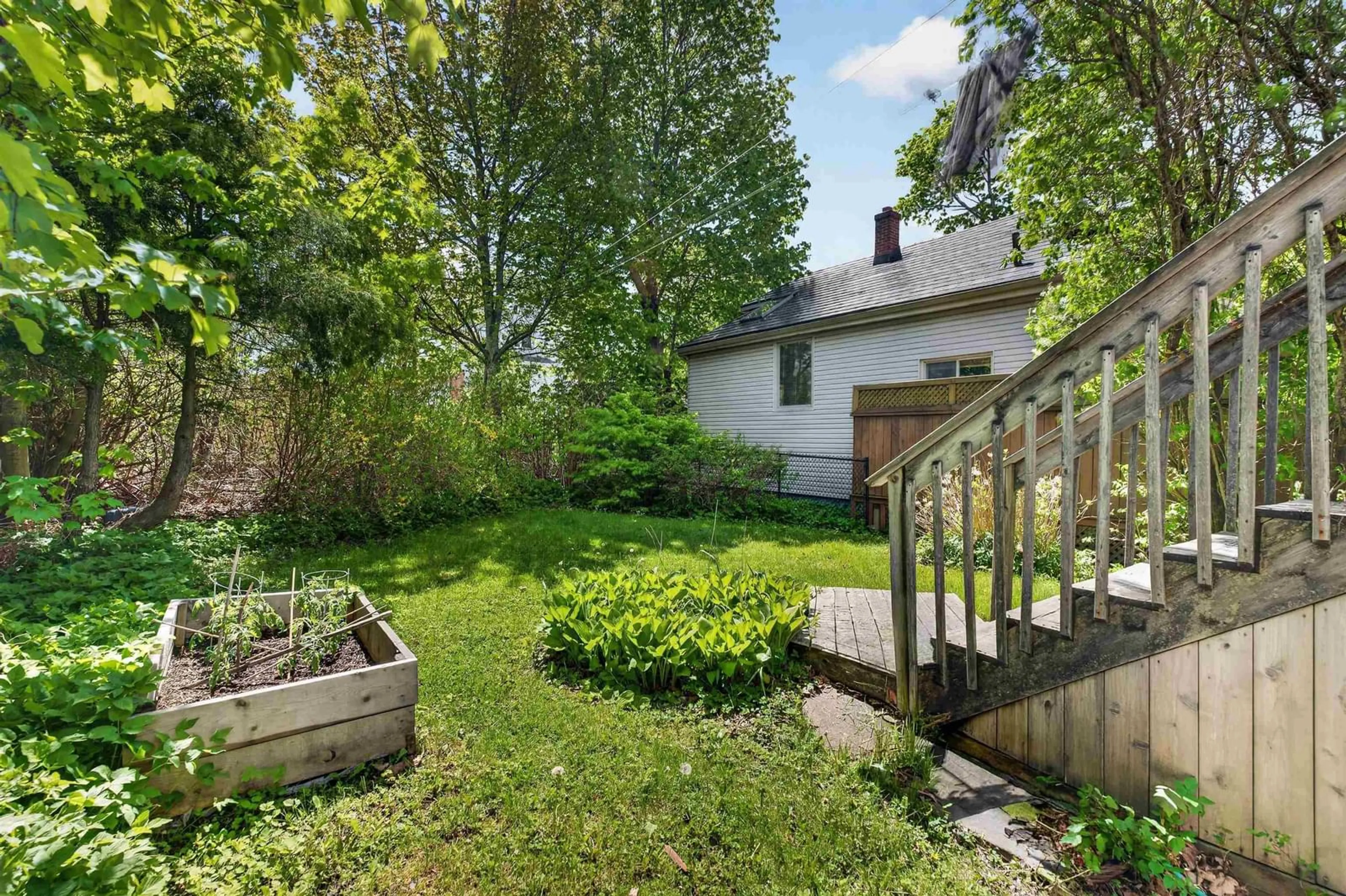Patio, street for 6308 Bayers Rd, Halifax Nova Scotia B3L 2A7