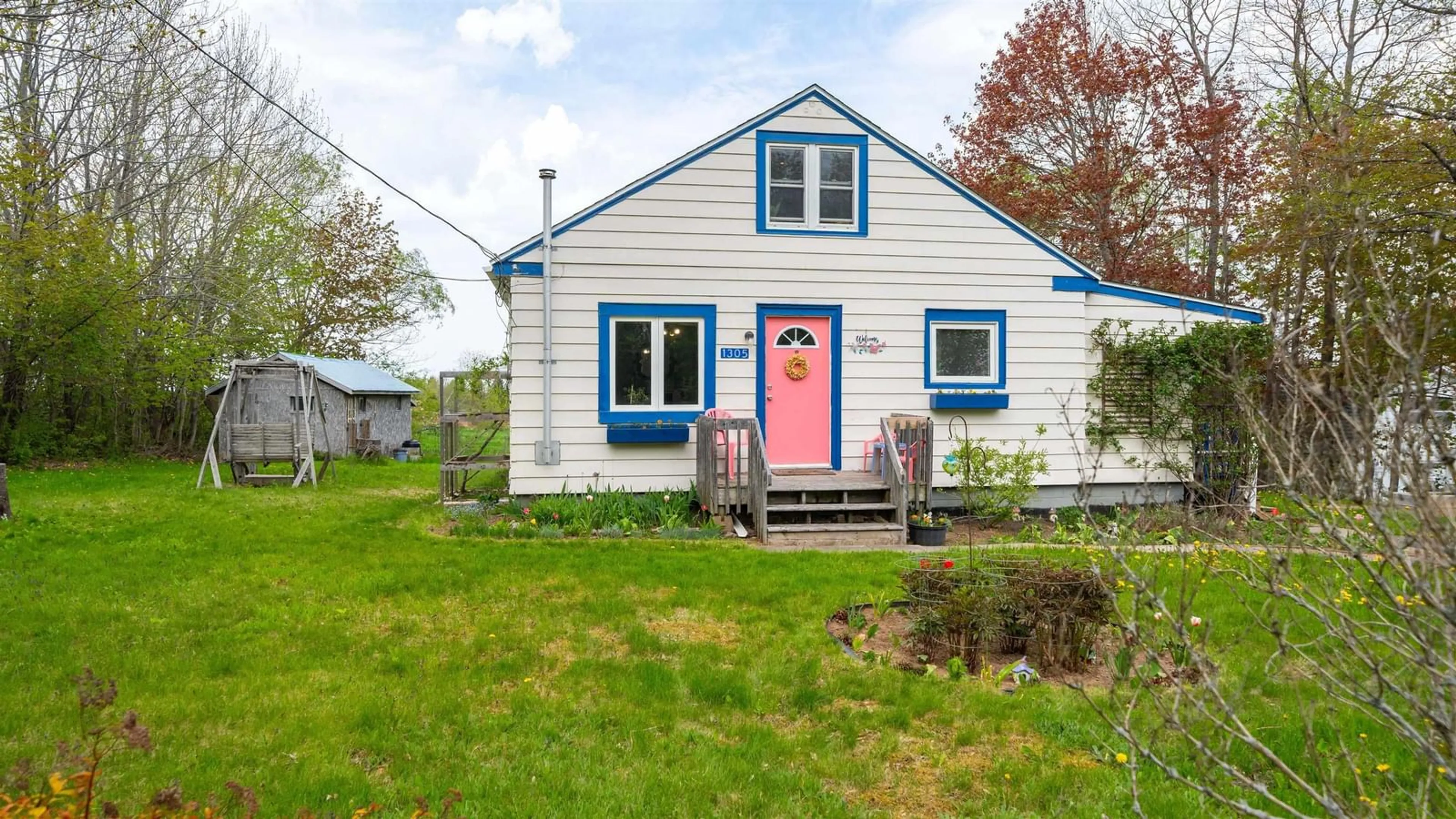 Home with vinyl exterior material, street for 1305 Ridge Rd, Wolfville Ridge Nova Scotia B4P 2R1