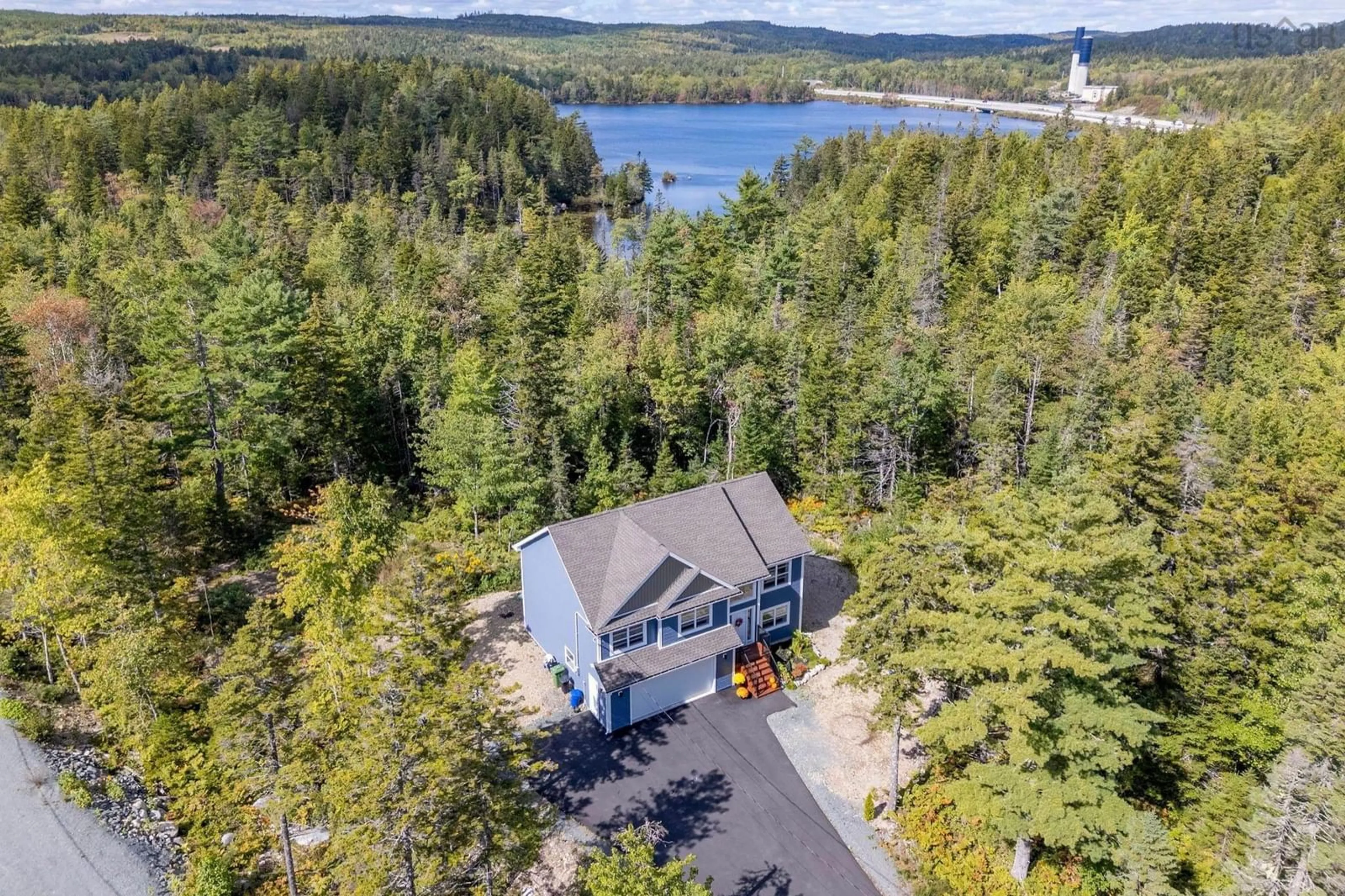 A pic from outside/outdoor area/front of a property/back of a property/a pic from drone, water/lake/river/ocean view for 42 Whitbury Crt, Upper Tantallon Nova Scotia B3Z 0V4