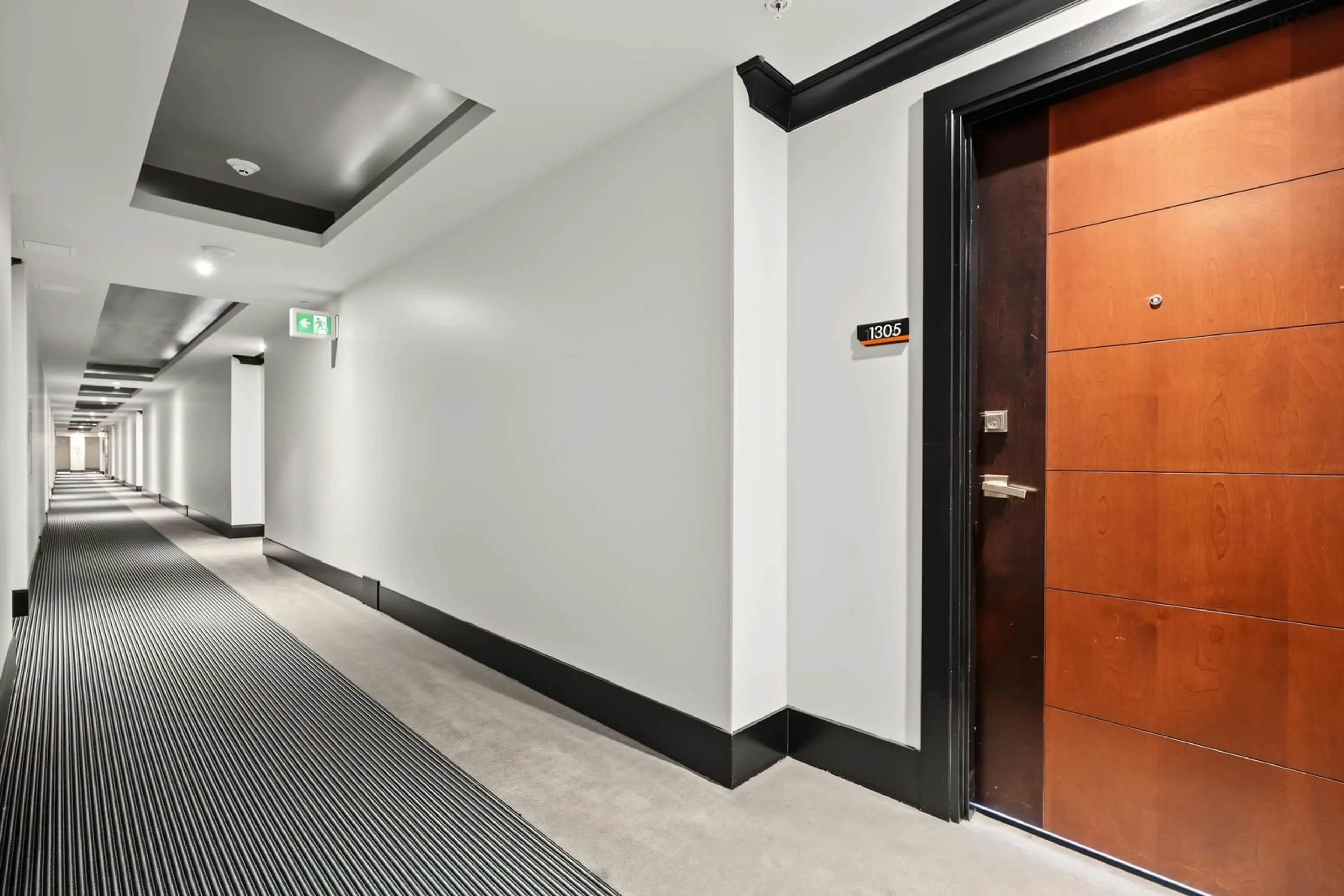 Indoor foyer for 3471 Dutch Village Rd #1305, Halifax Nova Scotia B3N 0C7