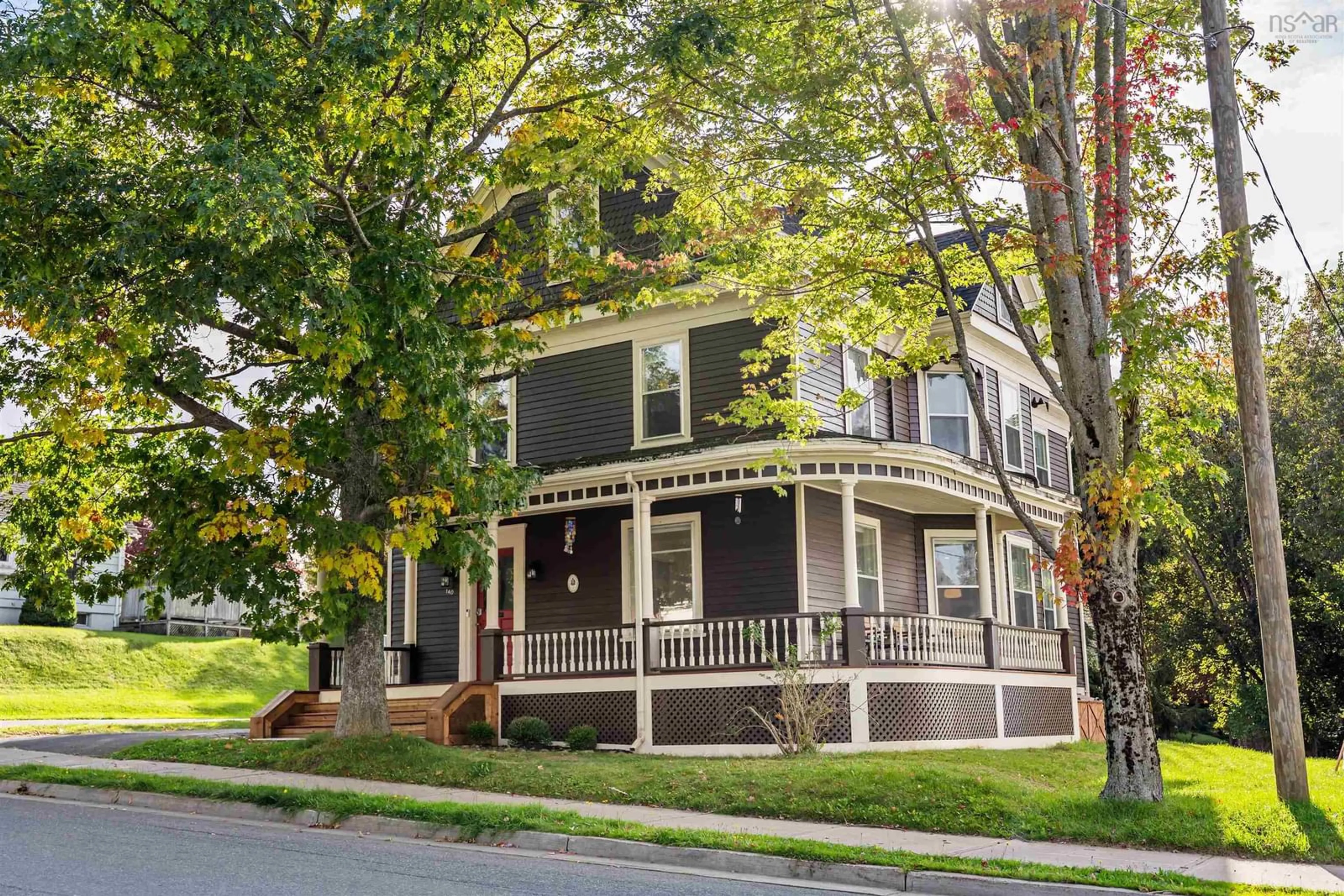 Home with vinyl exterior material, street for 140 Pleasant Street St, Truro Nova Scotia B2N 3S4
